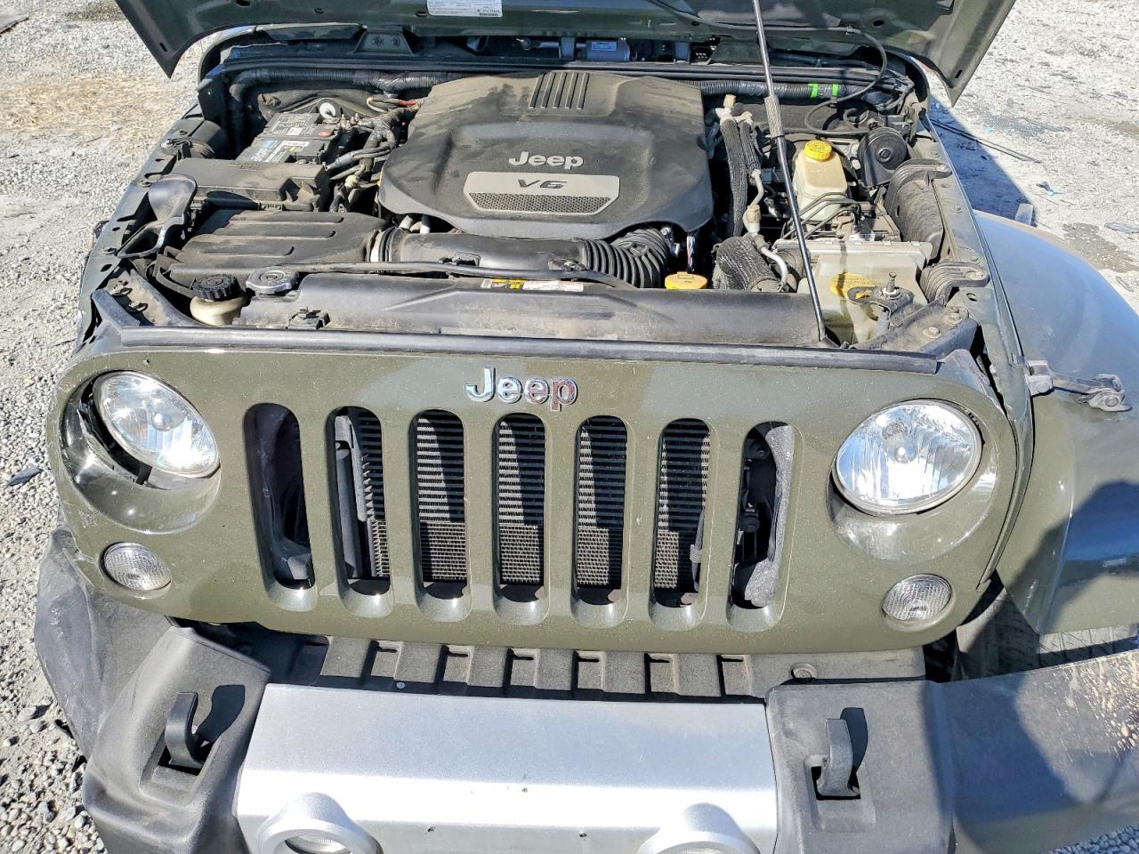 2015 Jeep Wrangler Unlimited Sahara Green vin: 1C4BJWEG6FL751853