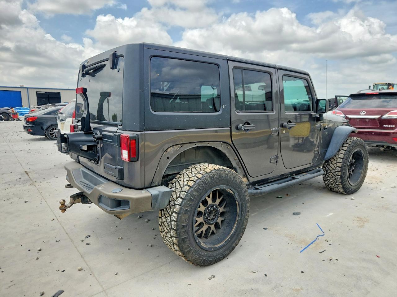 2016 Jeep Wrangler Unlimited Sahara Gray vin: 1C4BJWEG6GL230472