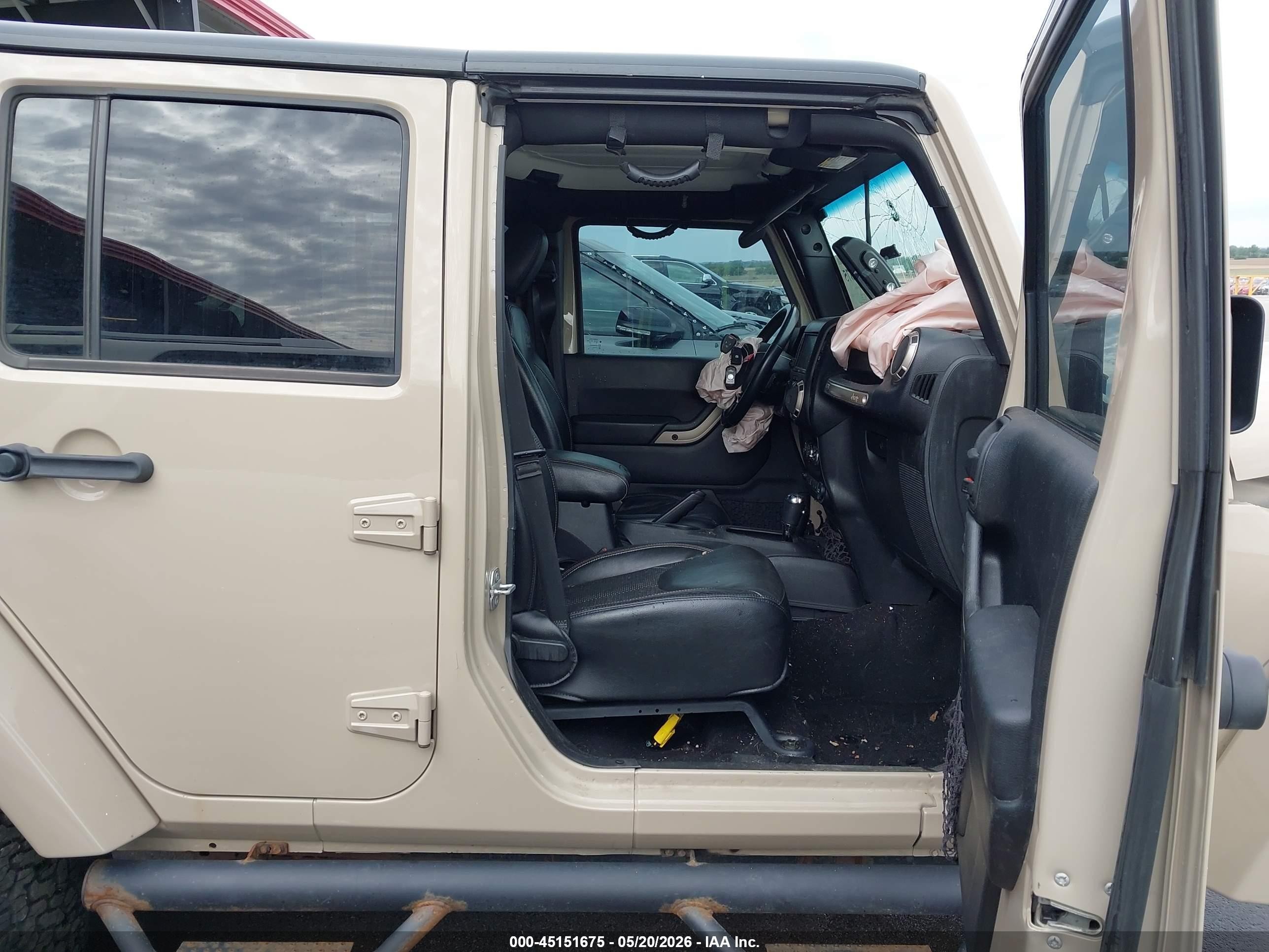 2016 Jeep Wrangler Unlimited 75th Anniversary Tan vin: 1C4BJWEG6GL269269