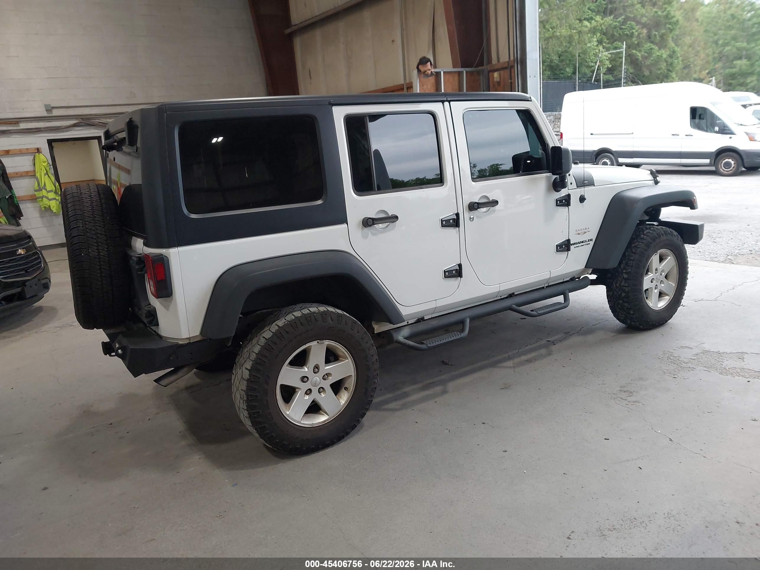 2012 Jeep Wrangler Unlimited Sahara White vin: 1C4BJWEG7CL202027