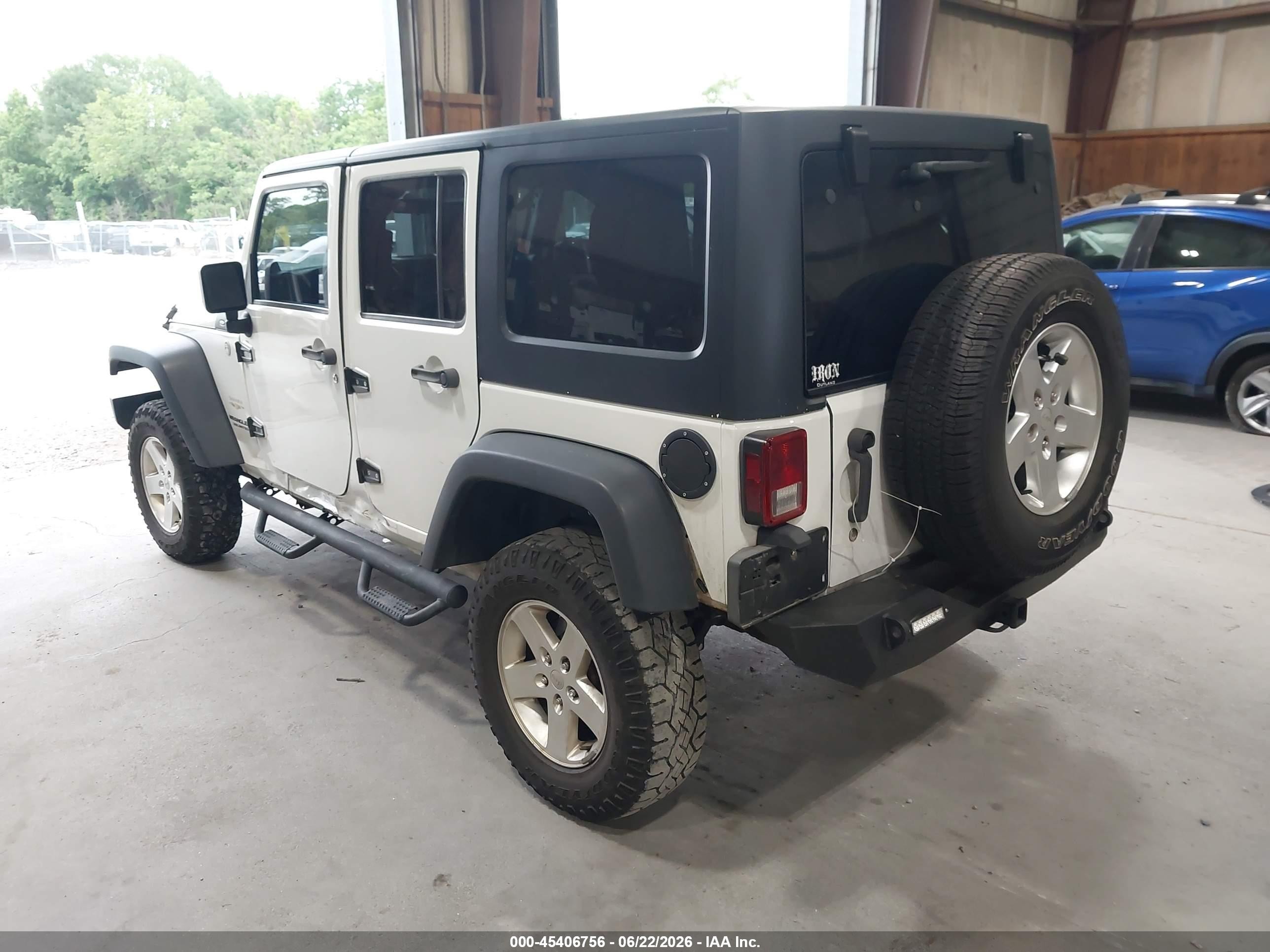 2012 Jeep Wrangler Unlimited Sahara White vin: 1C4BJWEG7CL202027