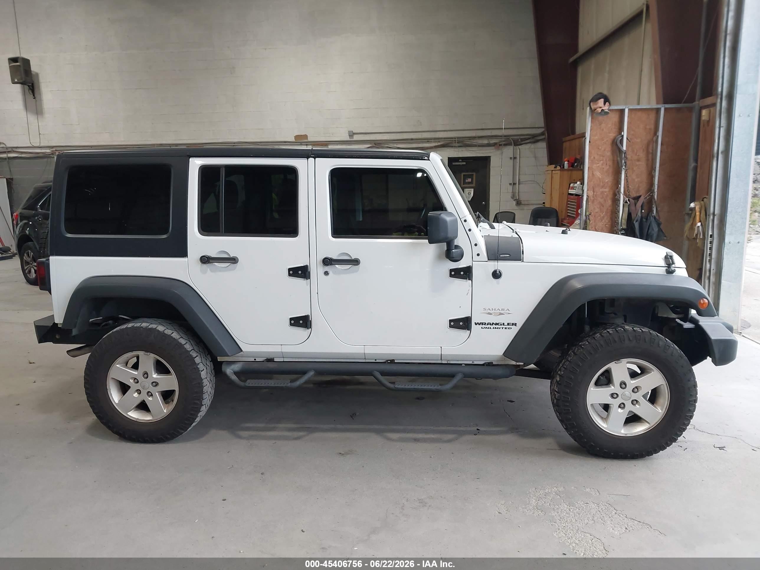 2012 Jeep Wrangler Unlimited Sahara White vin: 1C4BJWEG7CL202027