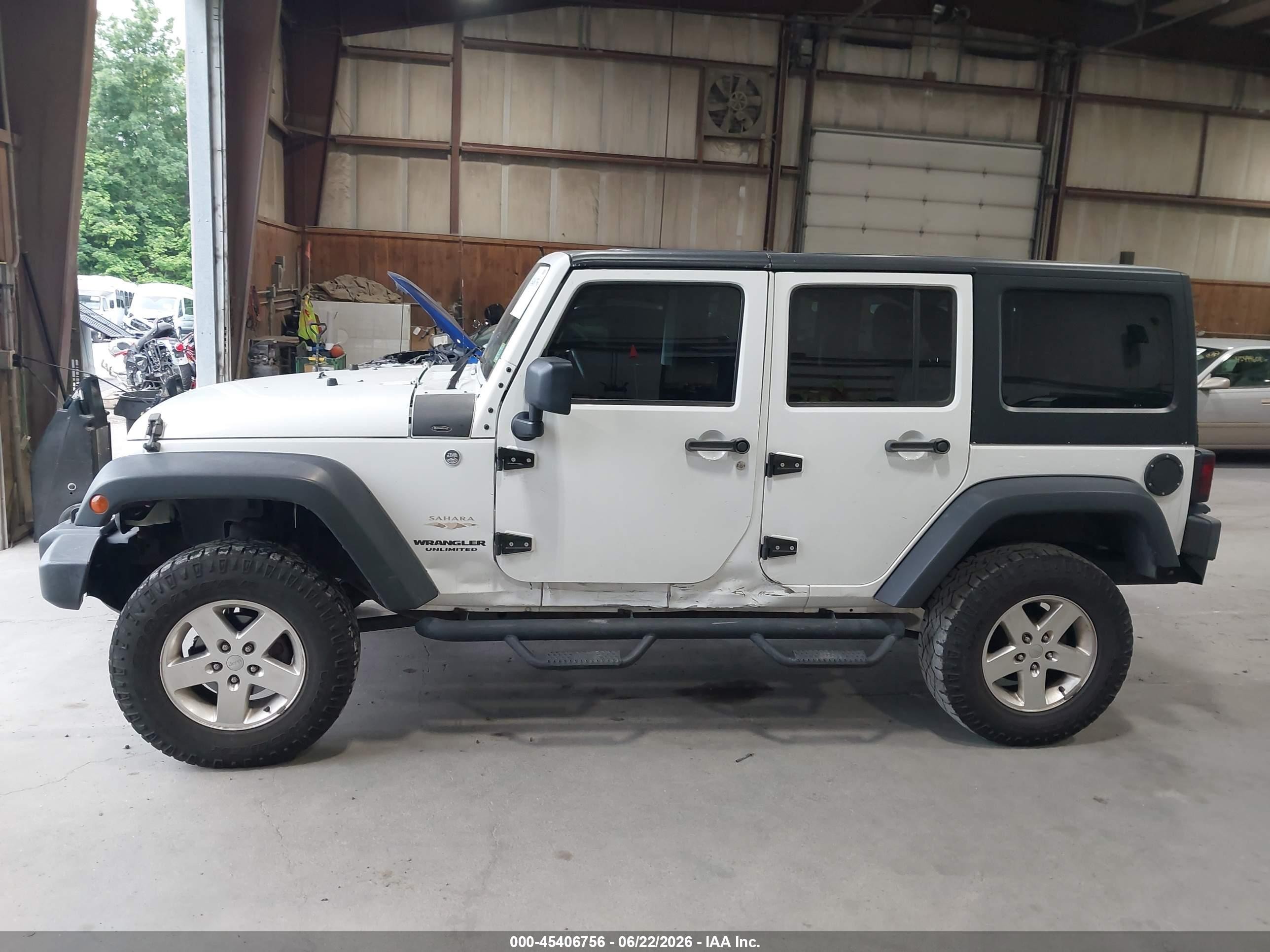 2012 Jeep Wrangler Unlimited Sahara White vin: 1C4BJWEG7CL202027