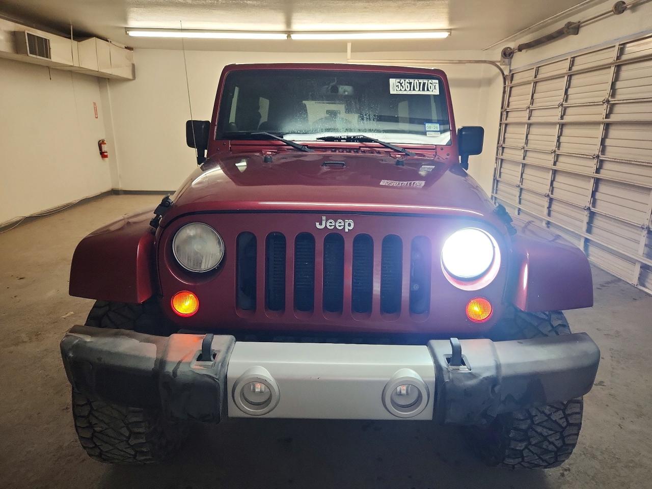 2013 Jeep Wrangler Unlimited Sahara Burgundy vin: 1C4BJWEG7DL503365