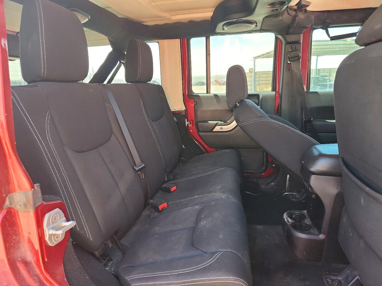 2013 Jeep Wrangler Unlimited Sahara Burgundy vin: 1C4BJWEG7DL503365