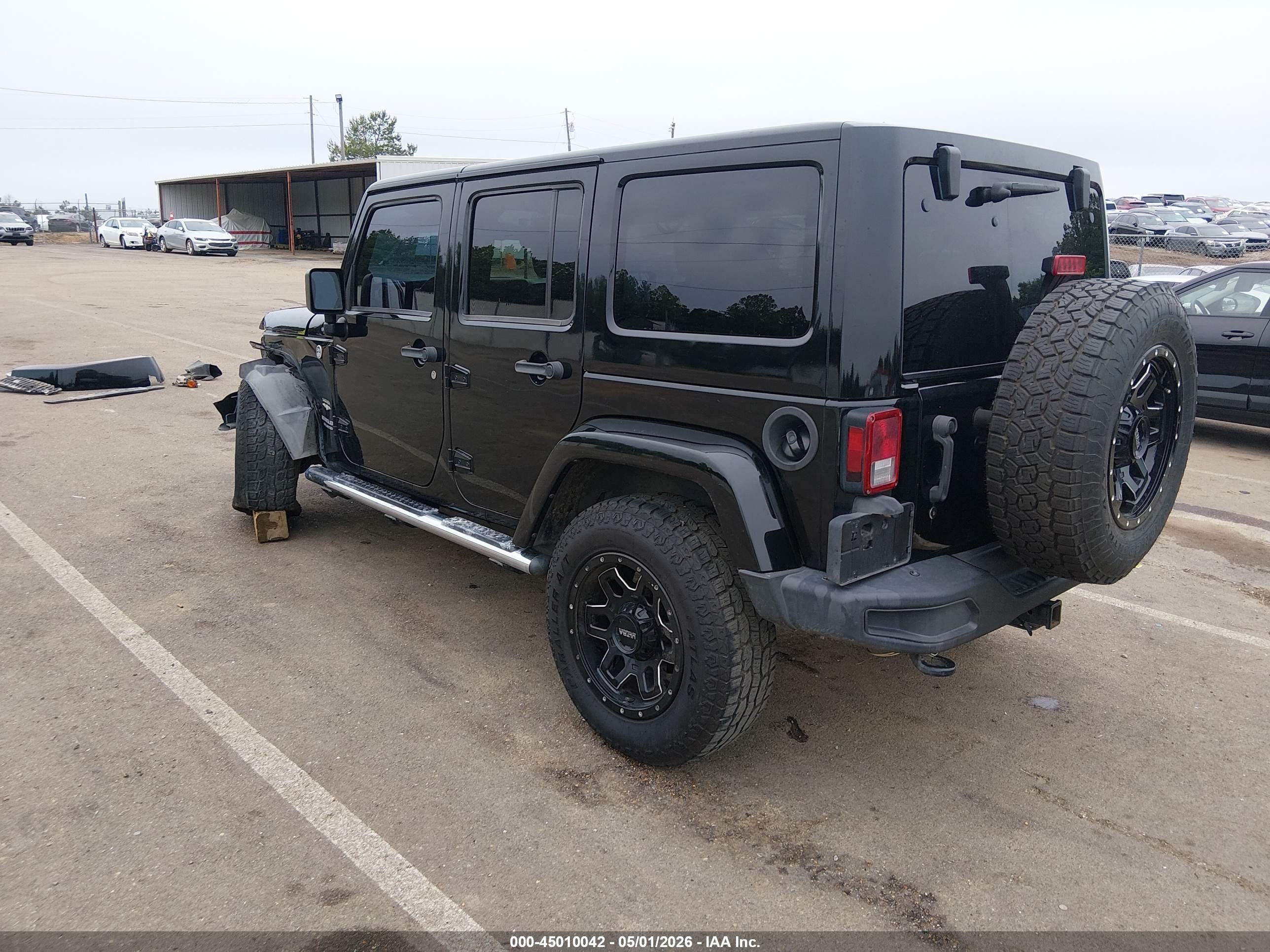 2013 Jeep Wrangler Unlimited Sahara Black vin: 1C4BJWEG7DL526354
