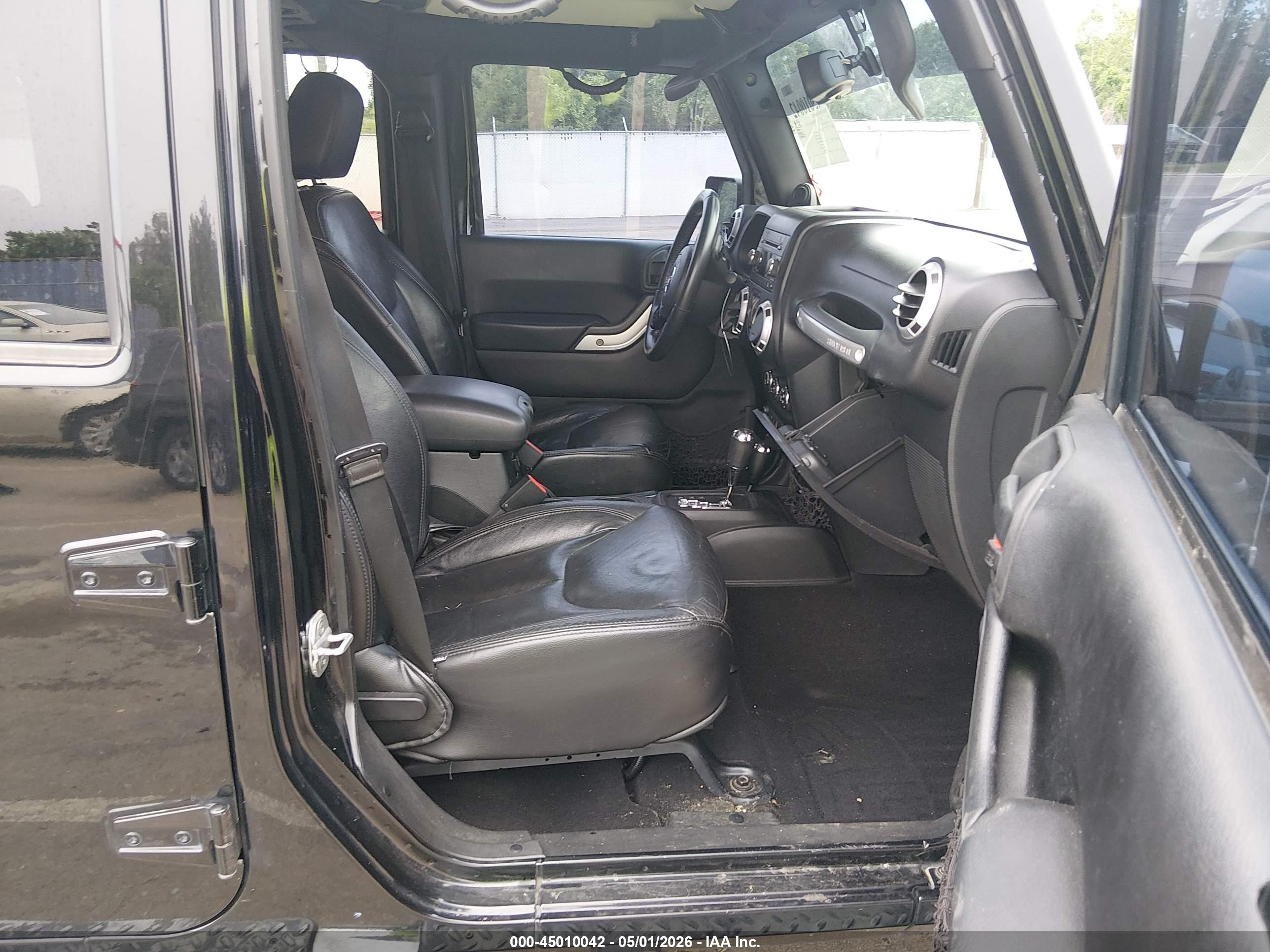 2013 Jeep Wrangler Unlimited Sahara Black vin: 1C4BJWEG7DL526354