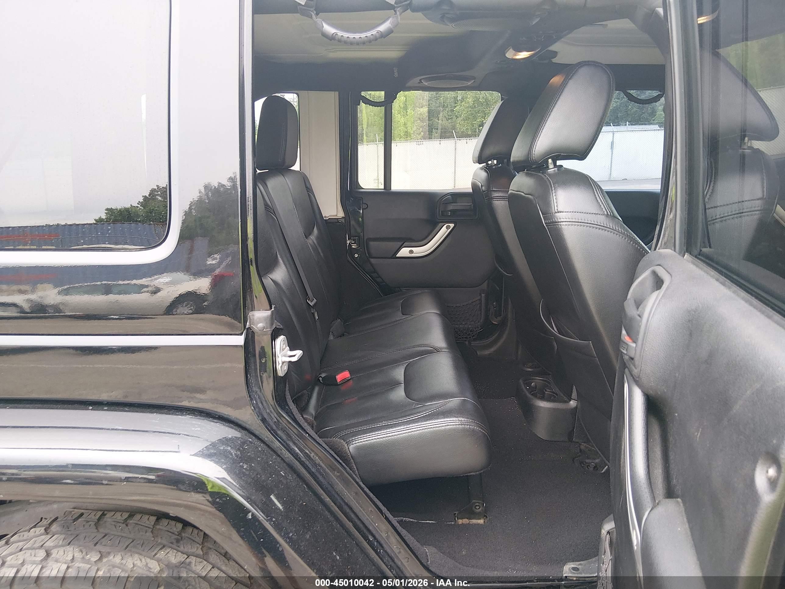 2013 Jeep Wrangler Unlimited Sahara Black vin: 1C4BJWEG7DL526354