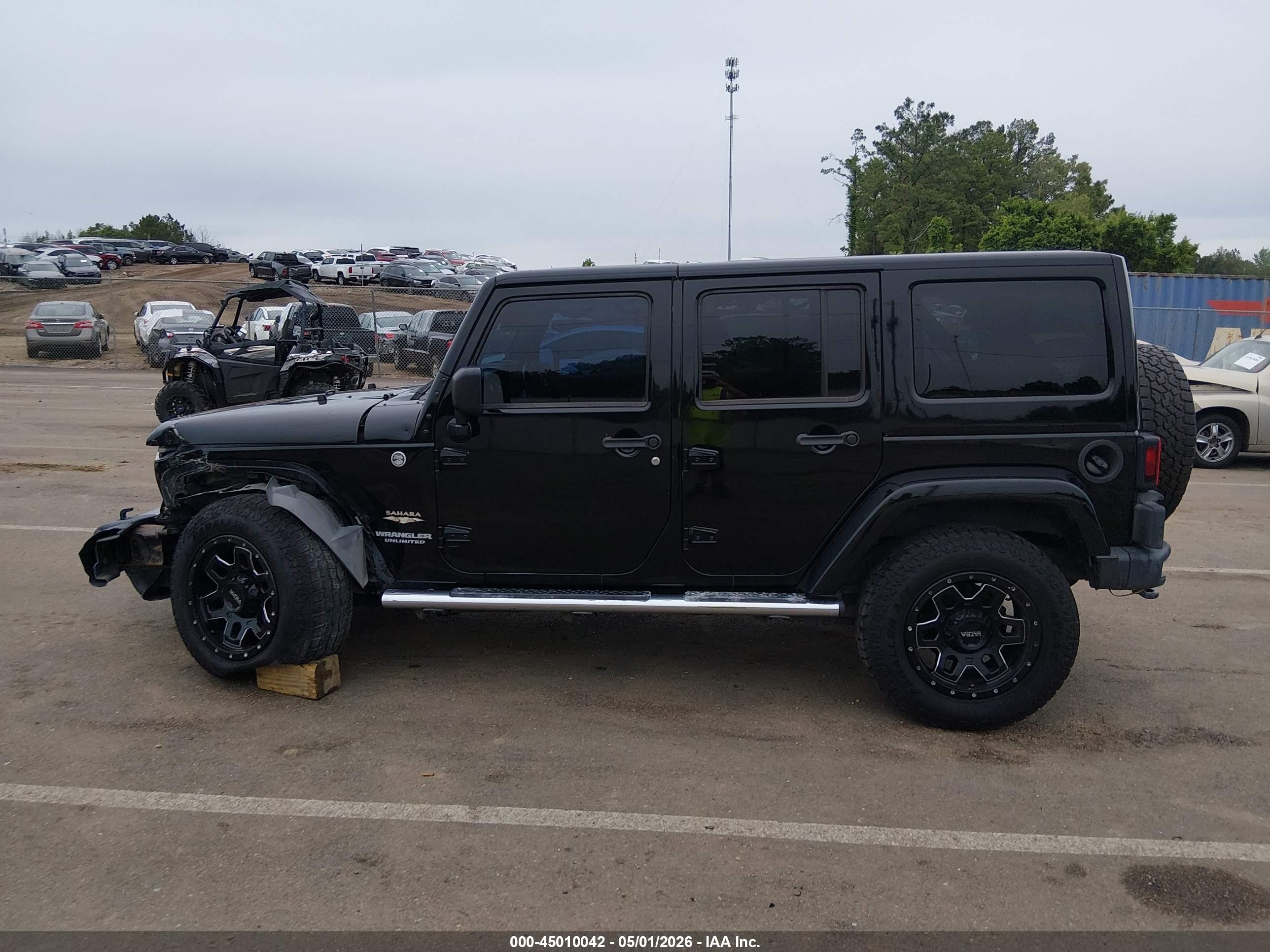 2013 Jeep Wrangler Unlimited Sahara Black vin: 1C4BJWEG7DL526354