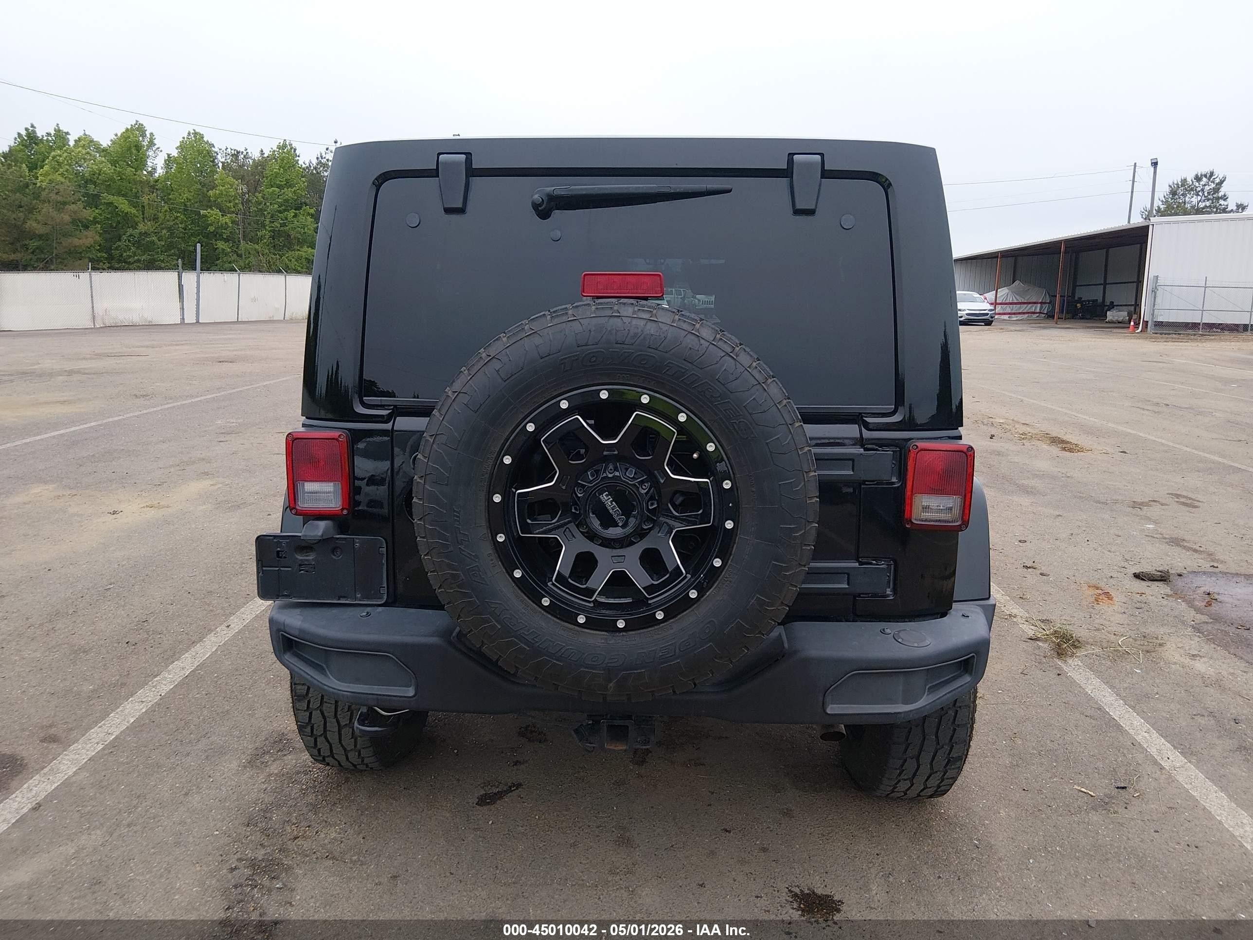 2013 Jeep Wrangler Unlimited Sahara Black vin: 1C4BJWEG7DL526354