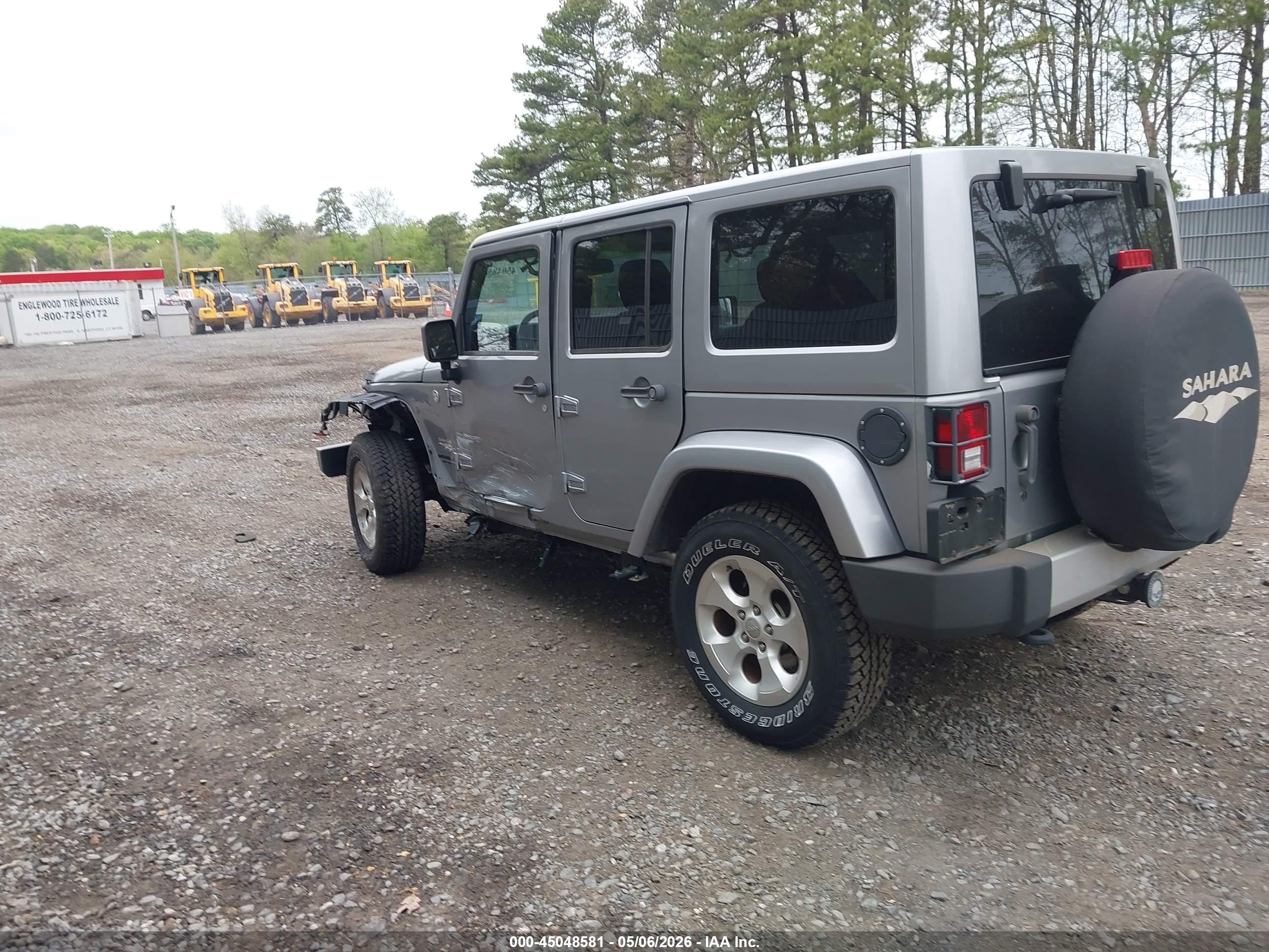 2013 Jeep Wrangler Unlimited Sahara Silver vin: 1C4BJWEG7DL567342