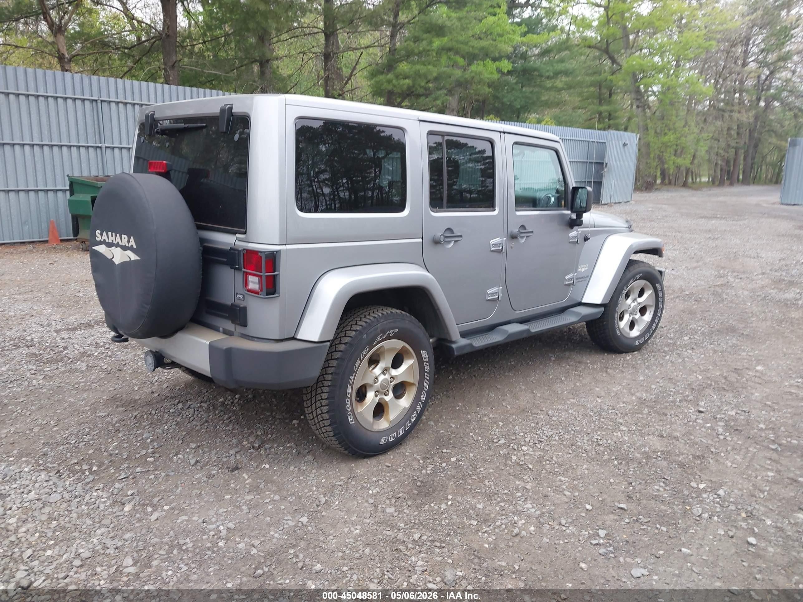 2013 Jeep Wrangler Unlimited Sahara Silver vin: 1C4BJWEG7DL567342