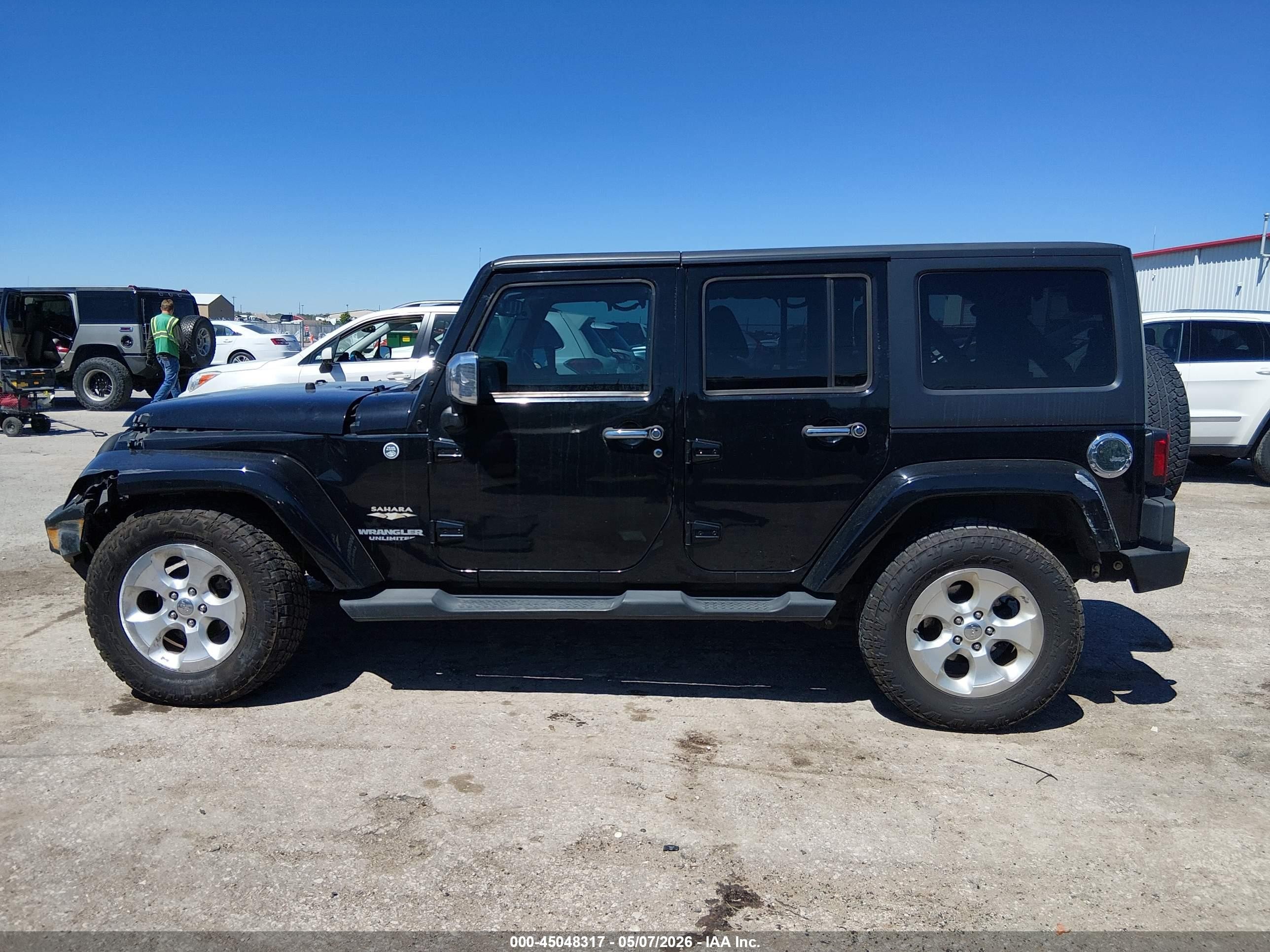 2013 Jeep Wrangler Unlimited Sahara Black vin: 1C4BJWEG7DL591124
