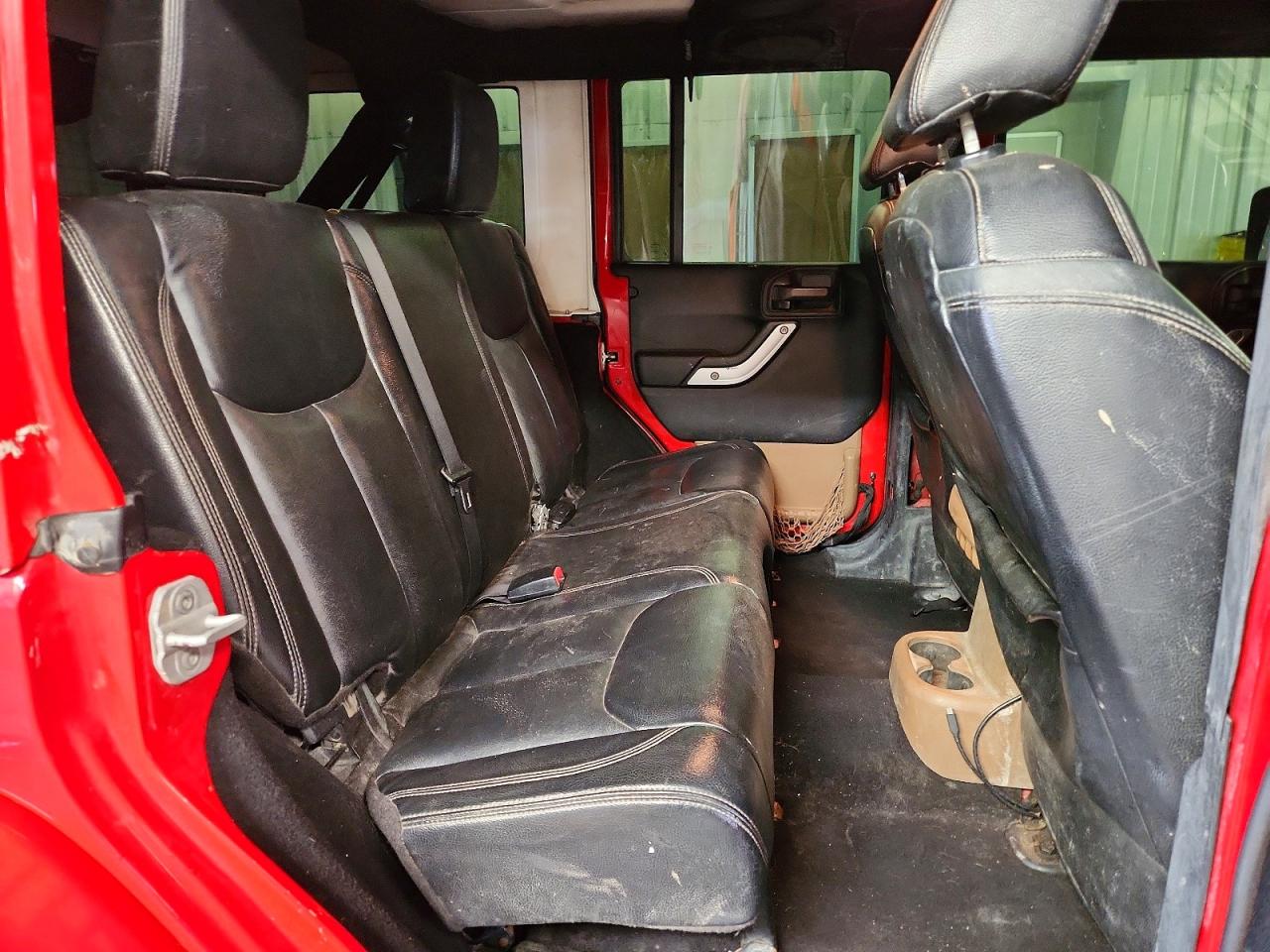 2014 Jeep Wrangler Unlimited Sahara Red vin: 1C4BJWEG7EL109690