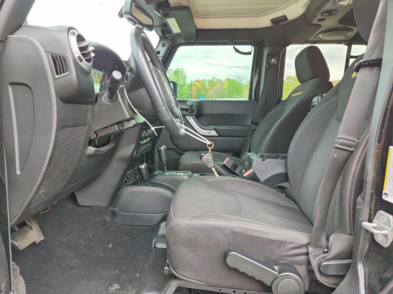 2014 Jeep Wrangler Unlimited Sahara Black vin: 1C4BJWEG7EL185717