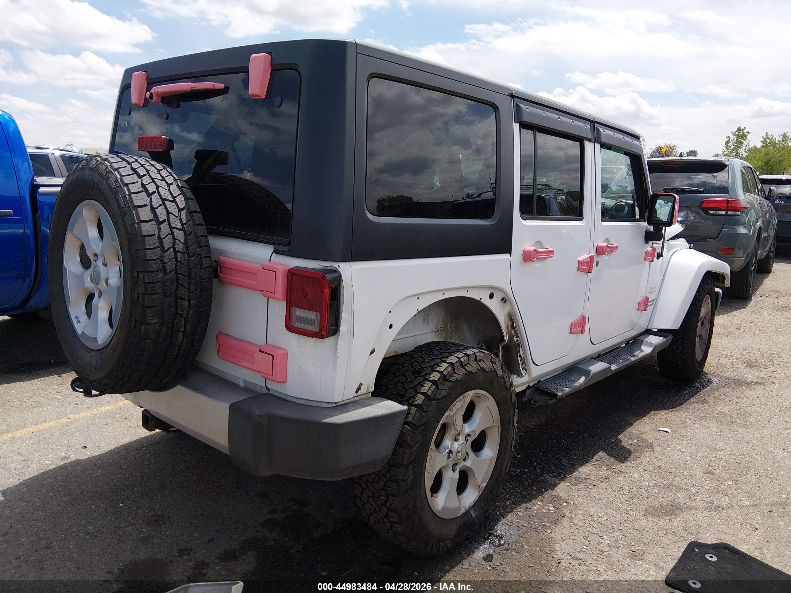 2015 Jeep Wrangler Unlimited Sahara White vin: 1C4BJWEG7FL562970