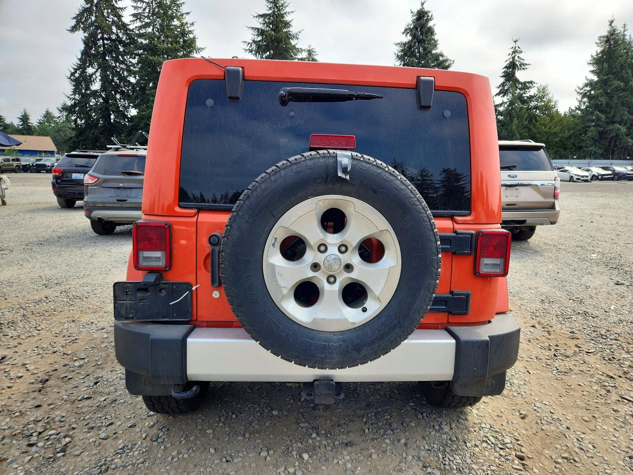 2015 Jeep Wrangler Unlimited Sahara Orange vin: 1C4BJWEG7FL665998