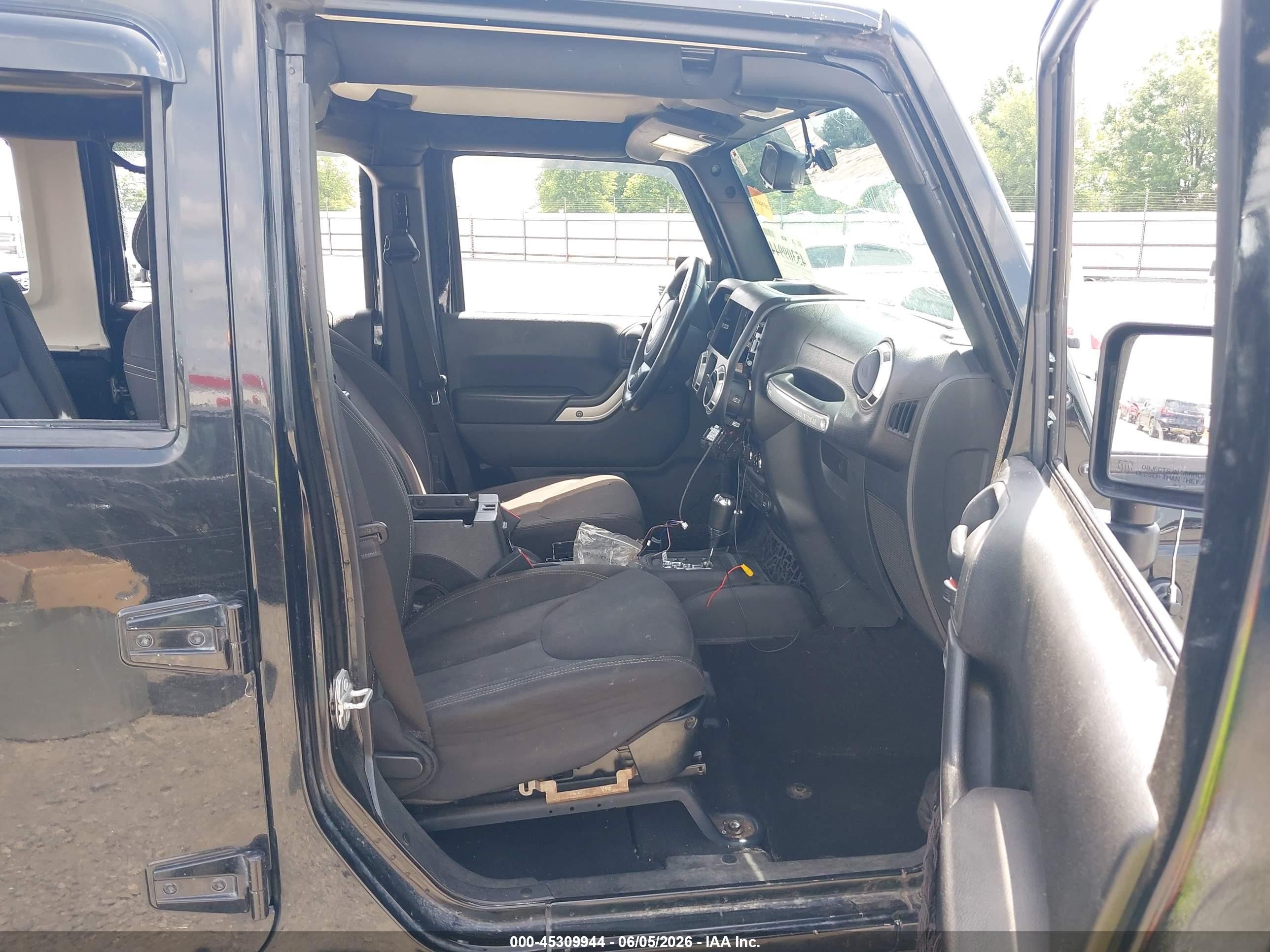 2015 Jeep Wrangler Unlimited Sahara Black vin: 1C4BJWEG7FL685524