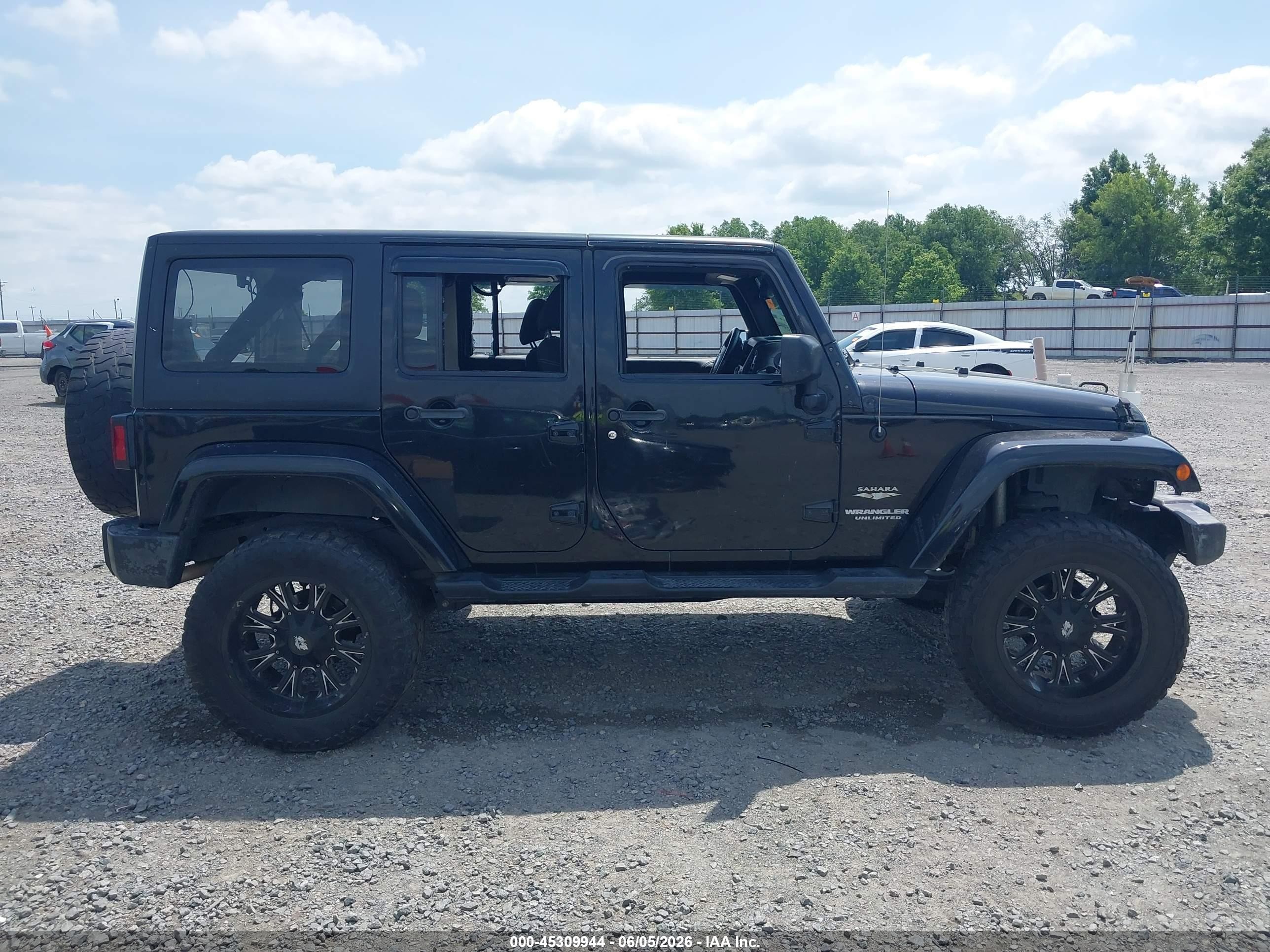 2015 Jeep Wrangler Unlimited Sahara Black vin: 1C4BJWEG7FL685524