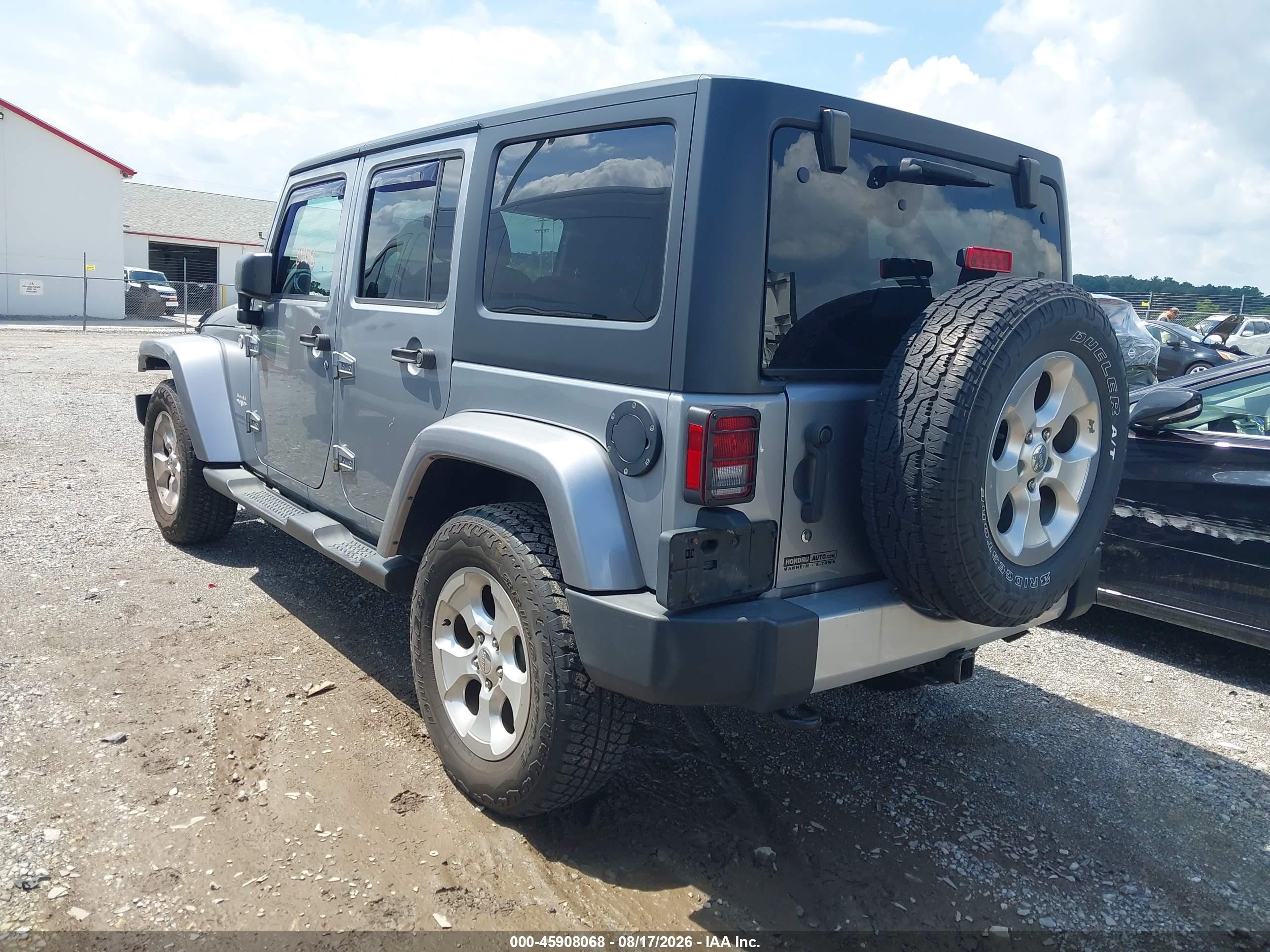 2015 Jeep Wrangler Unlimited Sahara Silver vin: 1C4BJWEG7FL700409
