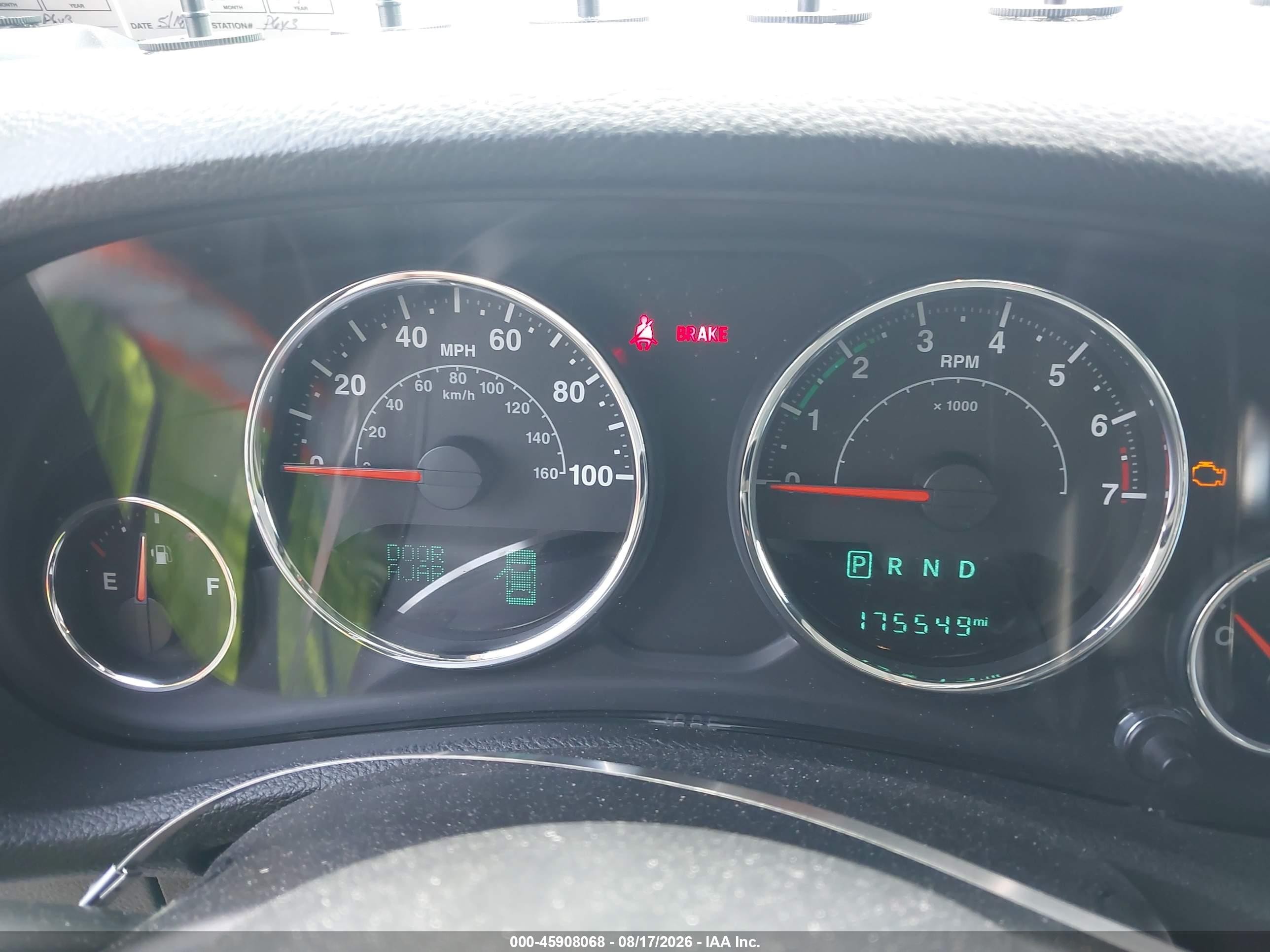 2015 Jeep Wrangler Unlimited Sahara Silver vin: 1C4BJWEG7FL700409