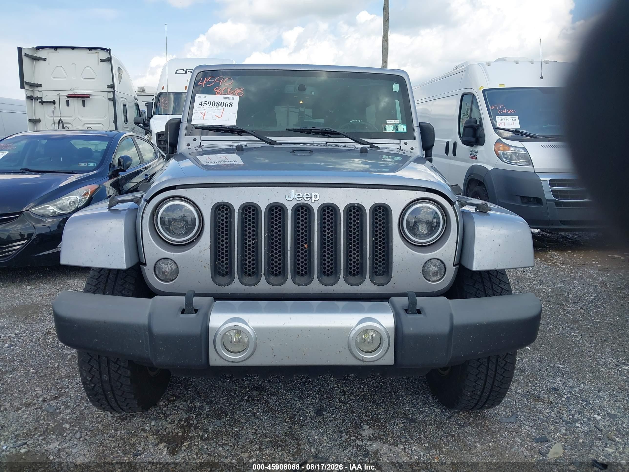 2015 Jeep Wrangler Unlimited Sahara Silver vin: 1C4BJWEG7FL700409