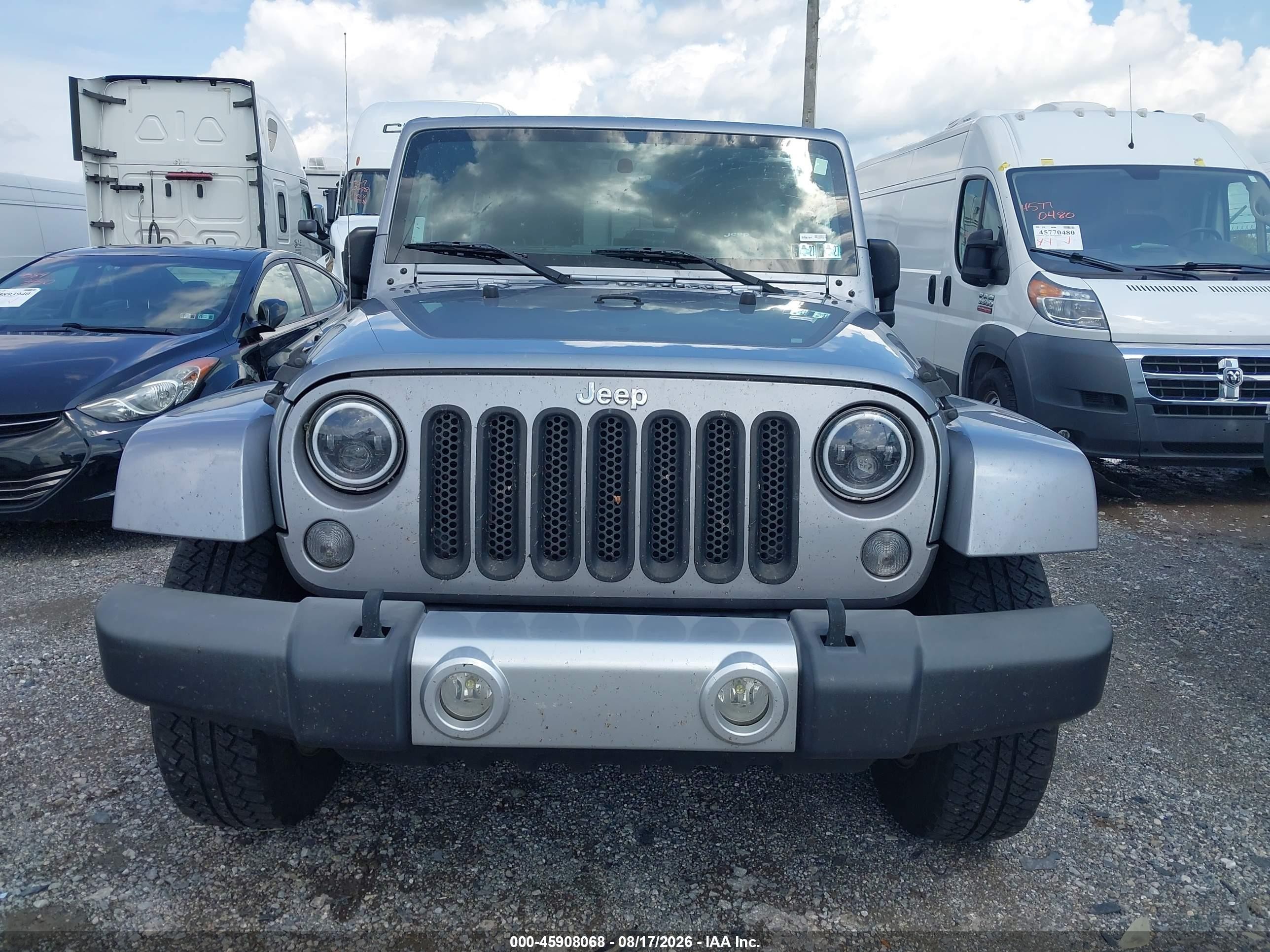 2015 Jeep Wrangler Unlimited Sahara Silver vin: 1C4BJWEG7FL700409