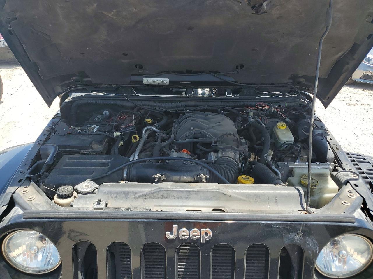 2015 Jeep Wrangler Unlimited Sahara Black vin: 1C4BJWEG7FL704508