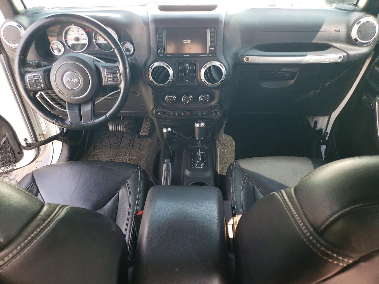 2015 Jeep Wrangler Unlimited Sahara White vin: 1C4BJWEG7FL760447