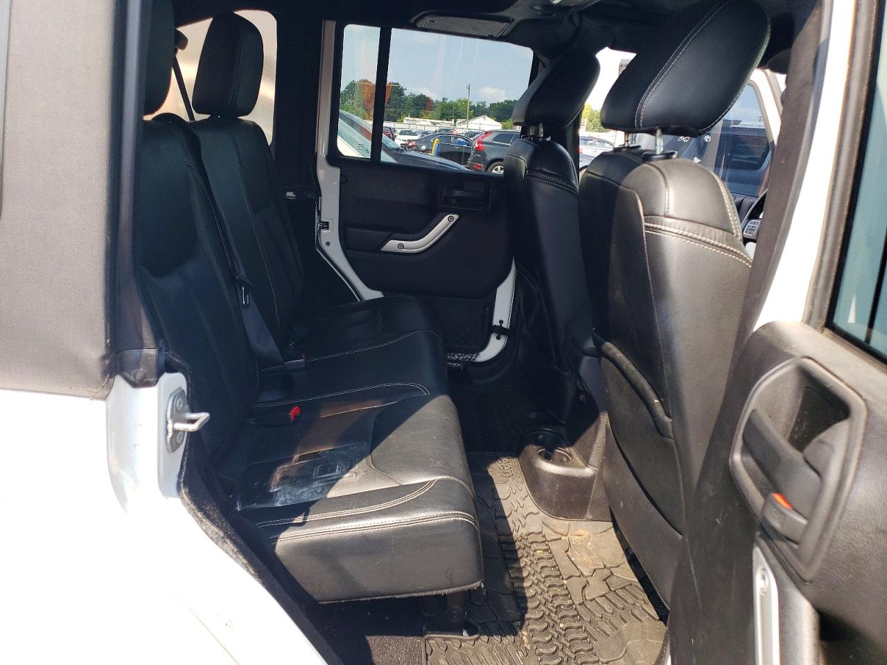 2015 Jeep Wrangler Unlimited Sahara White vin: 1C4BJWEG7FL760447