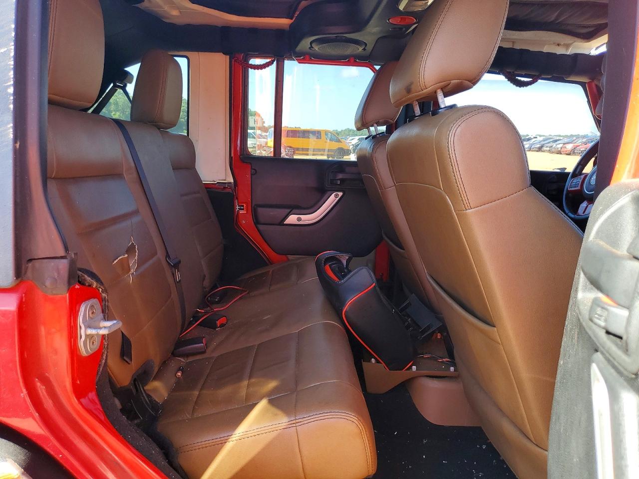 2012 Jeep Wrangler Unlimited Sahara Red vin: 1C4BJWEG8CL100154
