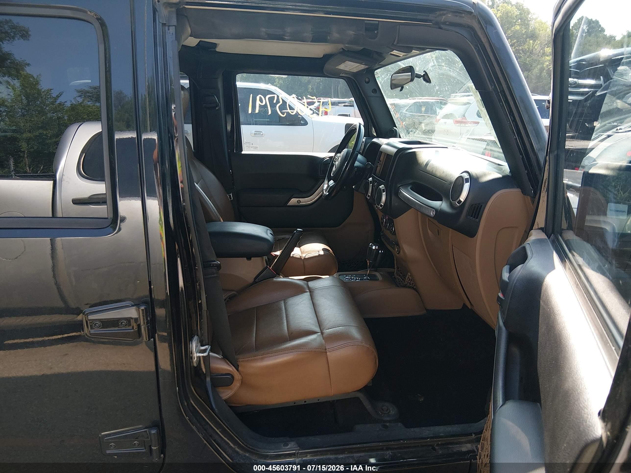 2012 Jeep Wrangler Unlimited Sahara Black vin: 1C4BJWEG8CL104012