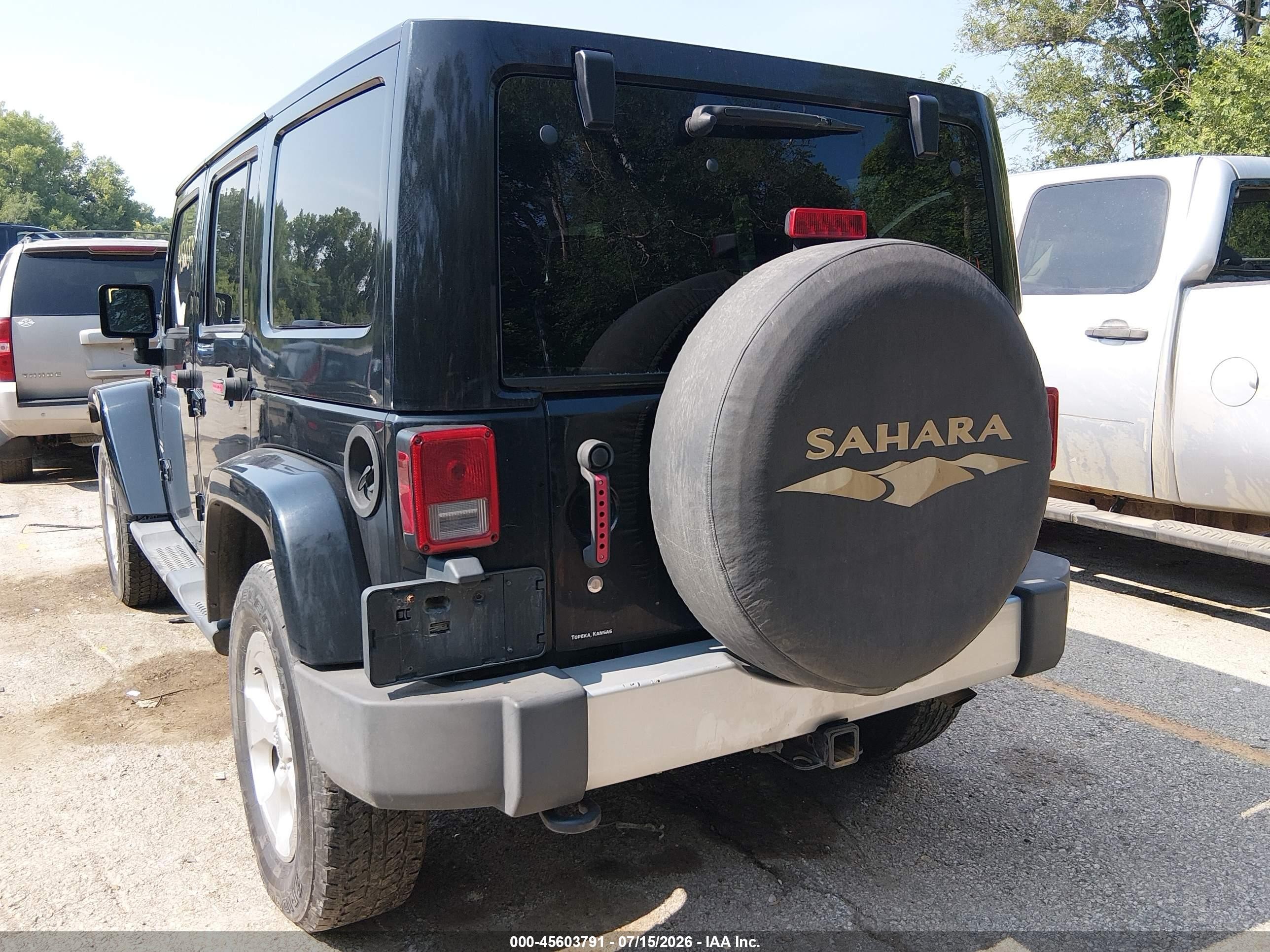 2012 Jeep Wrangler Unlimited Sahara Black vin: 1C4BJWEG8CL104012
