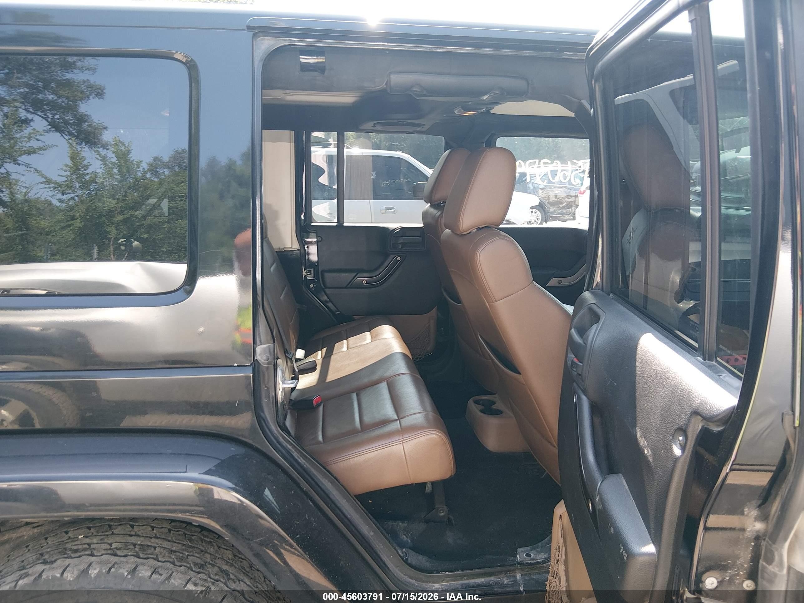 2012 Jeep Wrangler Unlimited Sahara Black vin: 1C4BJWEG8CL104012