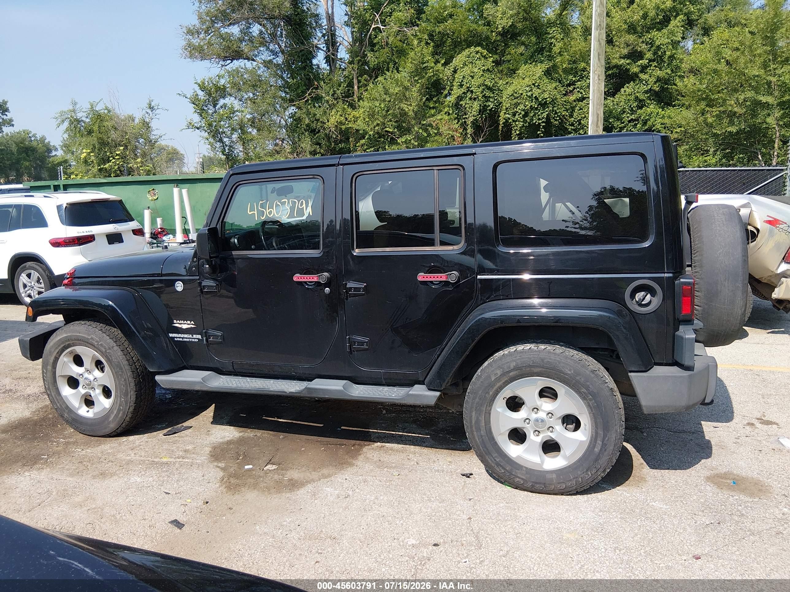 2012 Jeep Wrangler Unlimited Sahara Black vin: 1C4BJWEG8CL104012