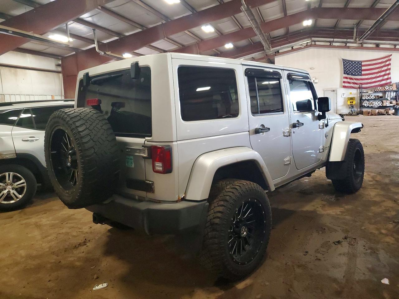 2012 Jeep Wrangler Unlimited Sahara White vin: 1C4BJWEG8CL195024