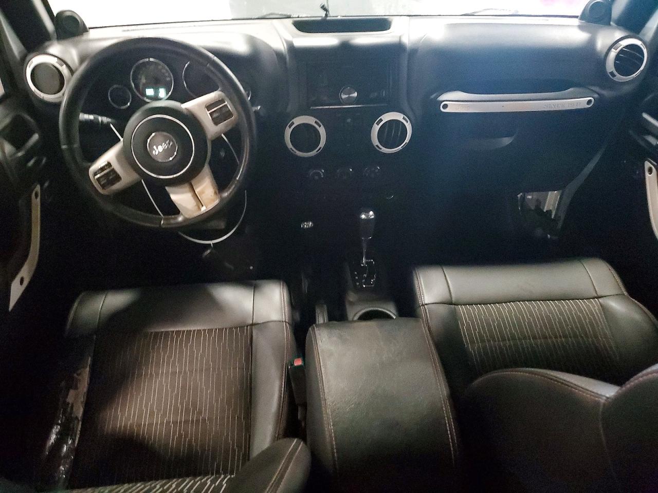 2012 Jeep Wrangler Unlimited Sahara White vin: 1C4BJWEG8CL195024