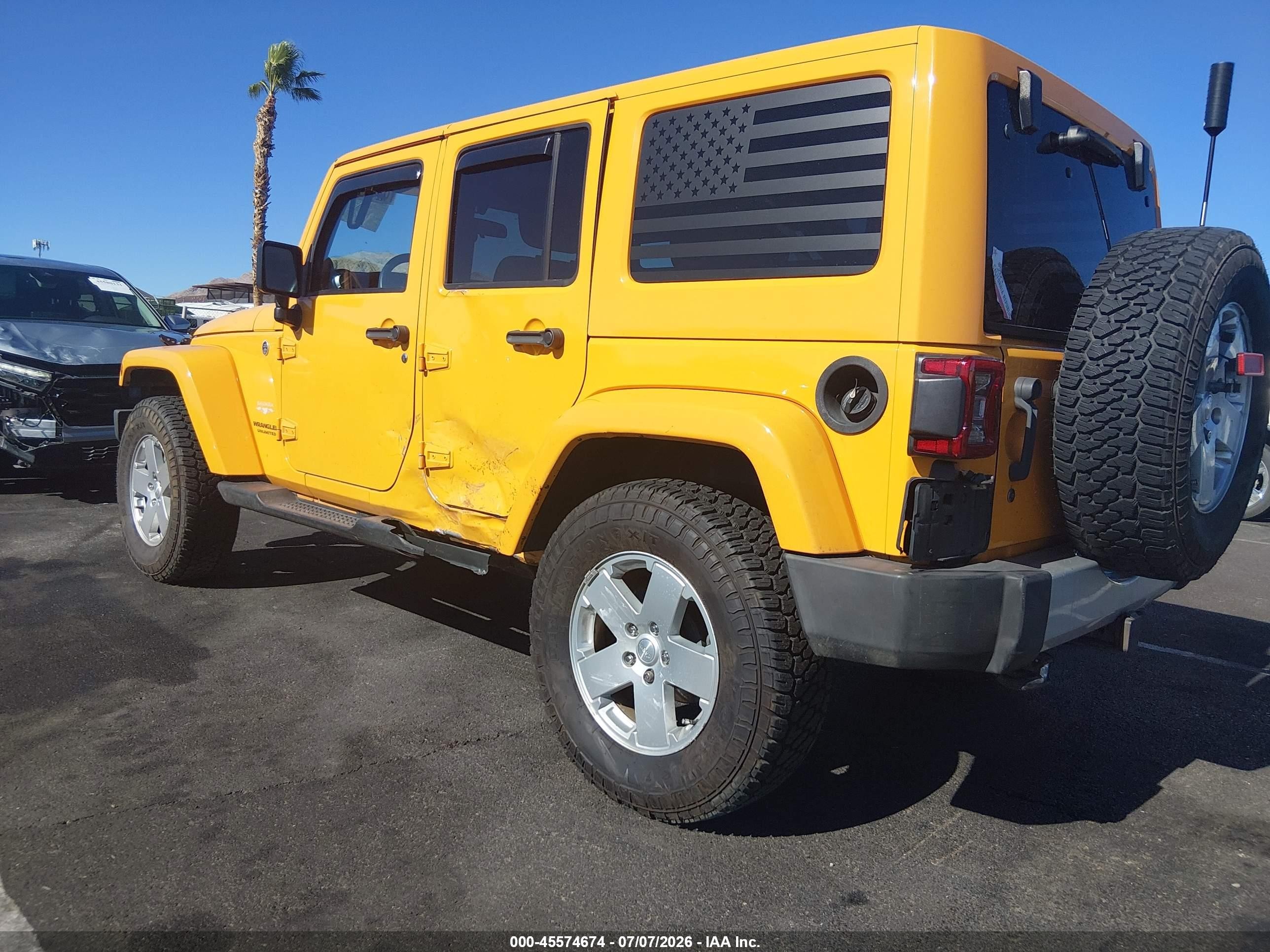 2012 Jeep Wrangler Unlimited Sahara Yellow vin: 1C4BJWEG8CL196559