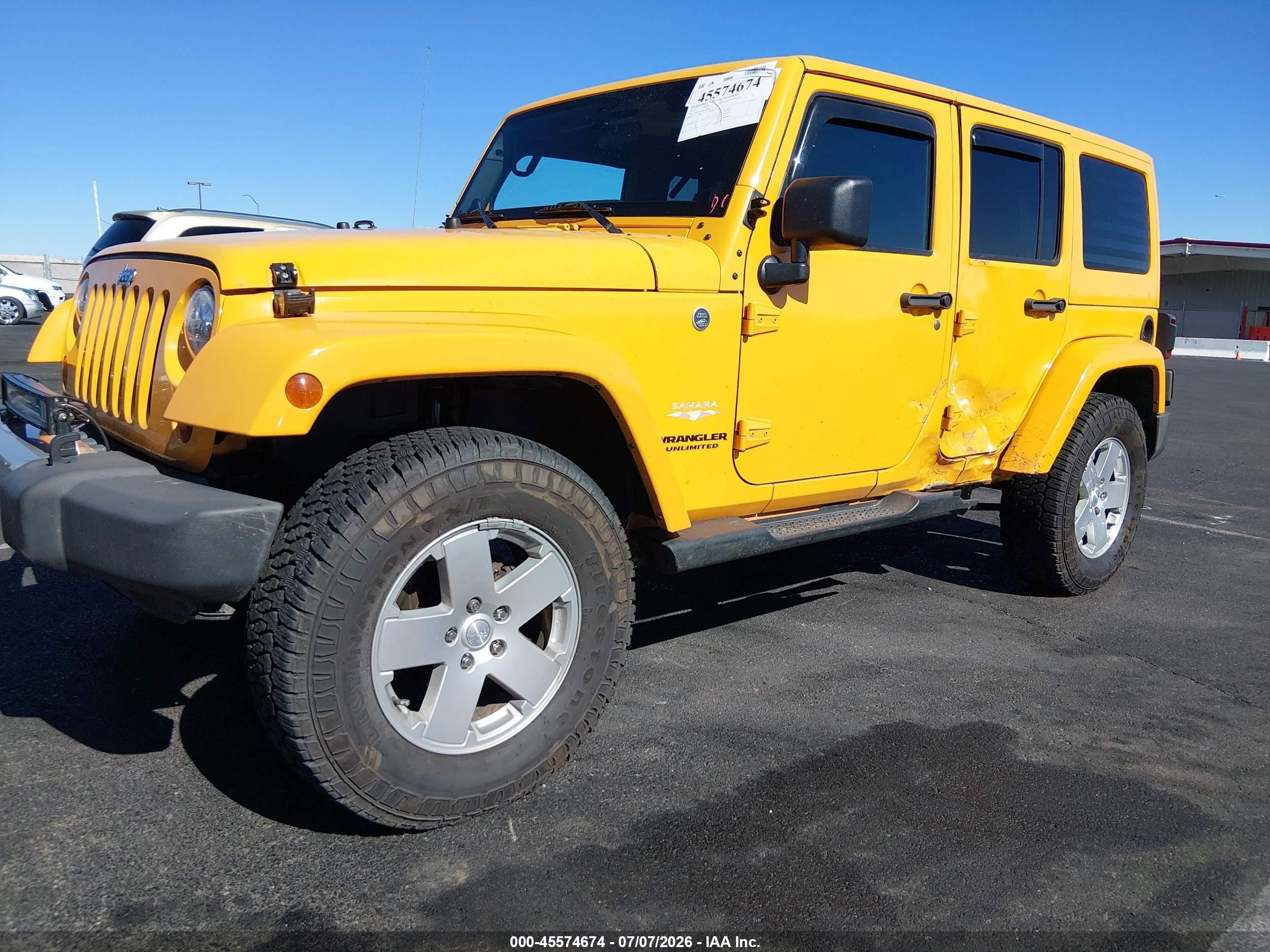 2012 Jeep Wrangler Unlimited Sahara Yellow vin: 1C4BJWEG8CL196559