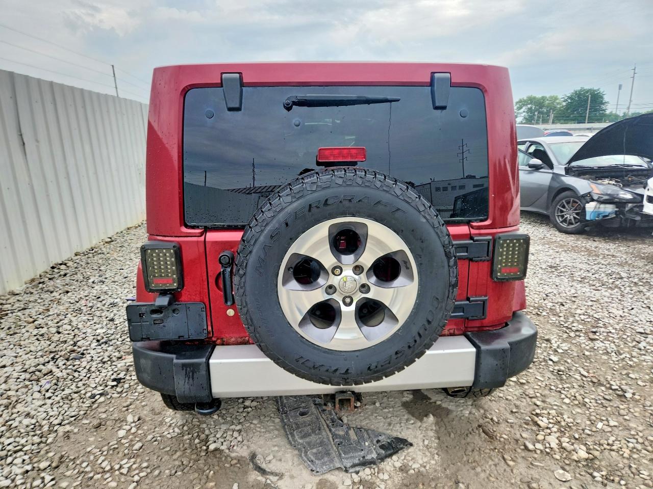 2012 Jeep Wrangler Unlimited Sahara Red vin: 1C4BJWEG8CL202019