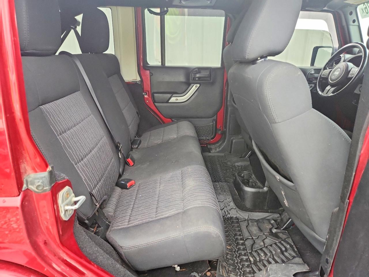 2012 Jeep Wrangler Unlimited Sahara Red vin: 1C4BJWEG8CL202019