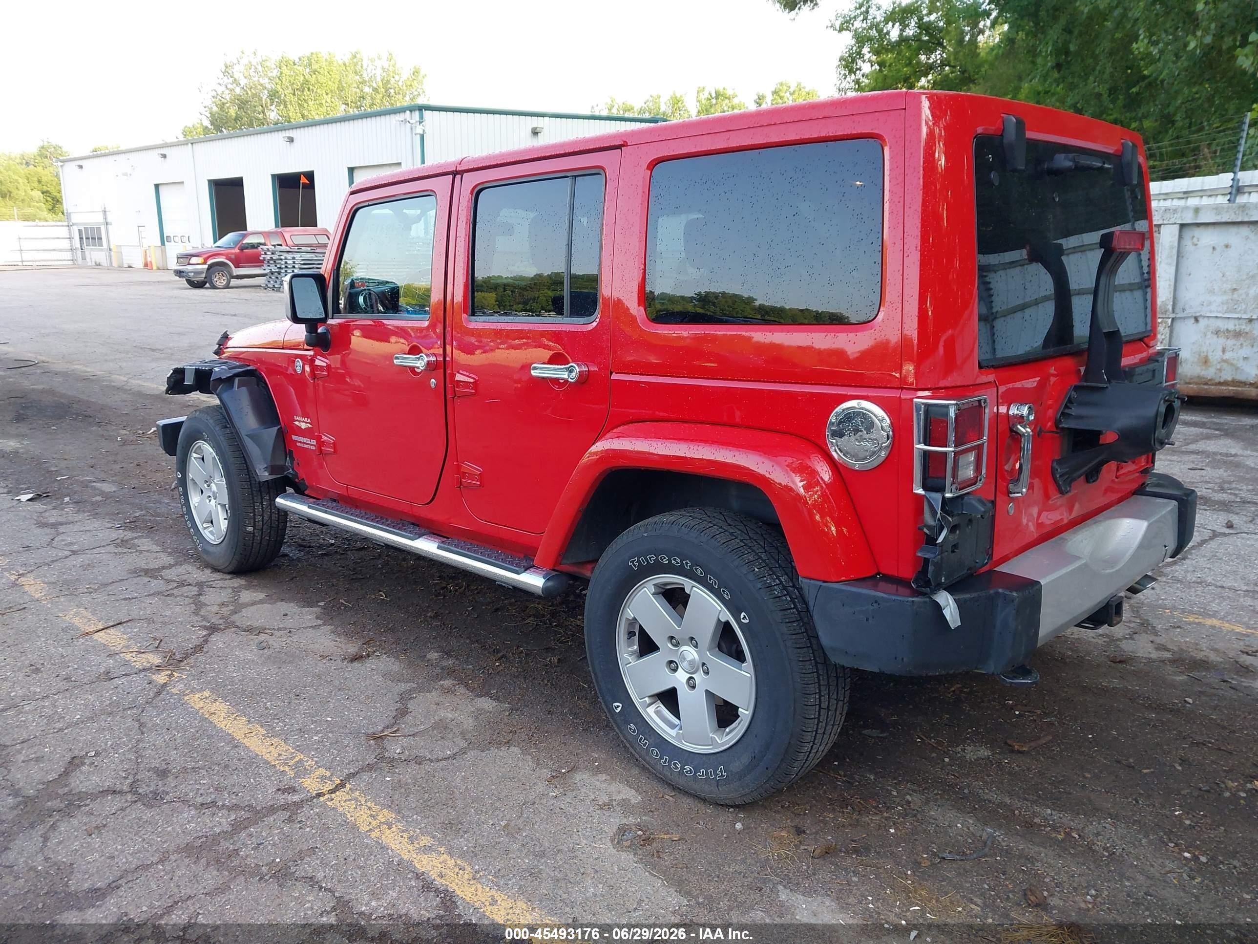2012 Jeep Wrangler Unlimited Sahara Red vin: 1C4BJWEG8CL248000