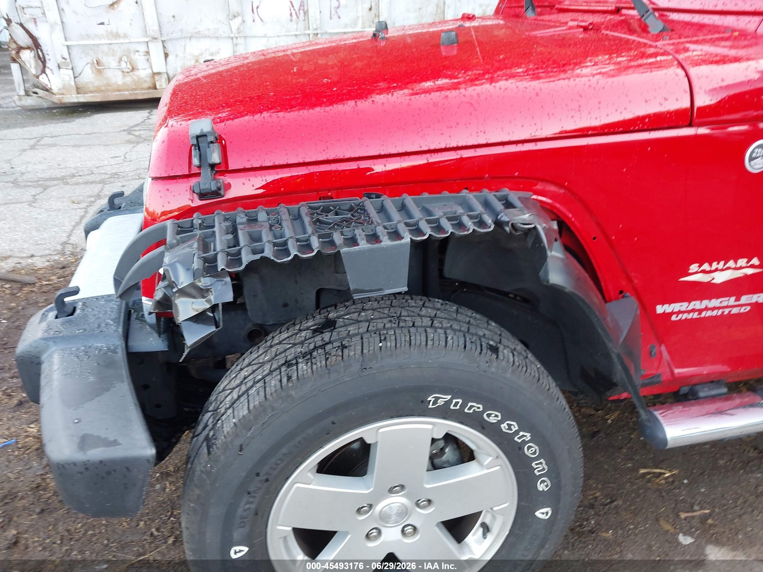 2012 Jeep Wrangler Unlimited Sahara Red vin: 1C4BJWEG8CL248000