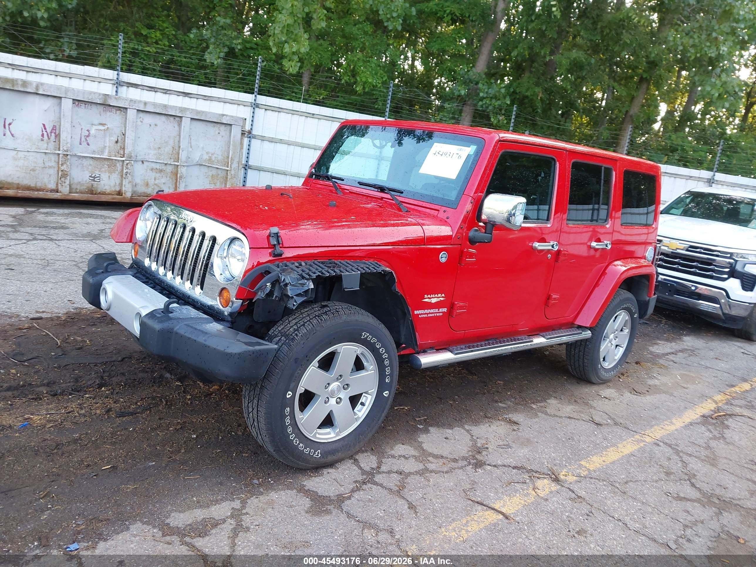 2012 Jeep Wrangler Unlimited Sahara Red vin: 1C4BJWEG8CL248000