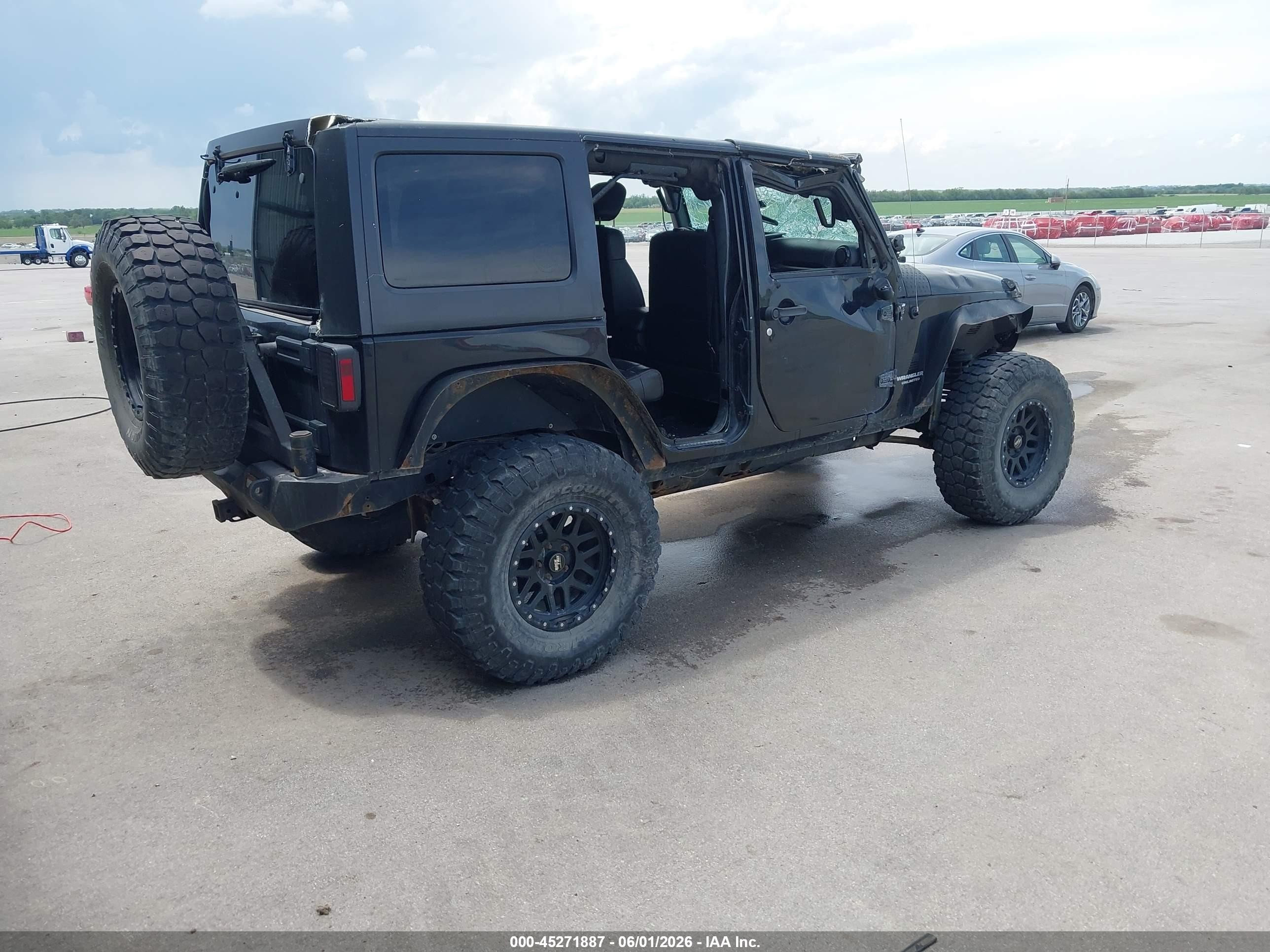 2012 Jeep Wrangler Unlimited Sahara Black vin: 1C4BJWEG8CL264746