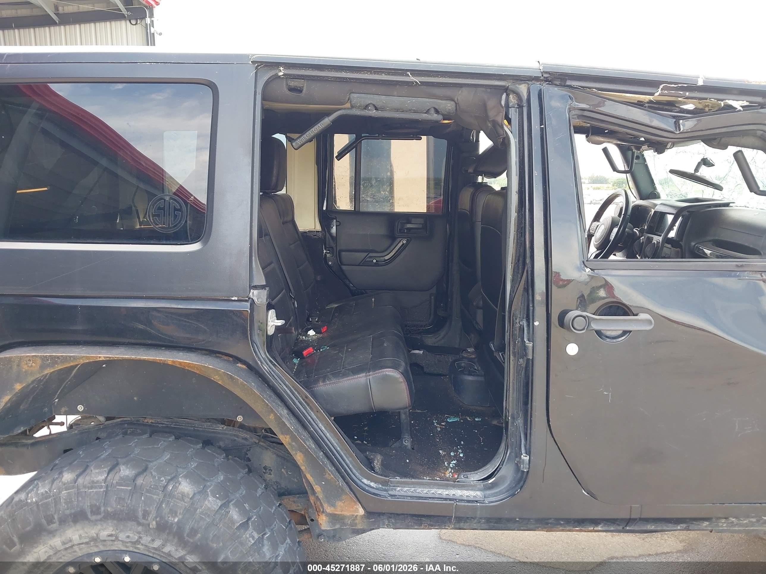 2012 Jeep Wrangler Unlimited Sahara Black vin: 1C4BJWEG8CL264746