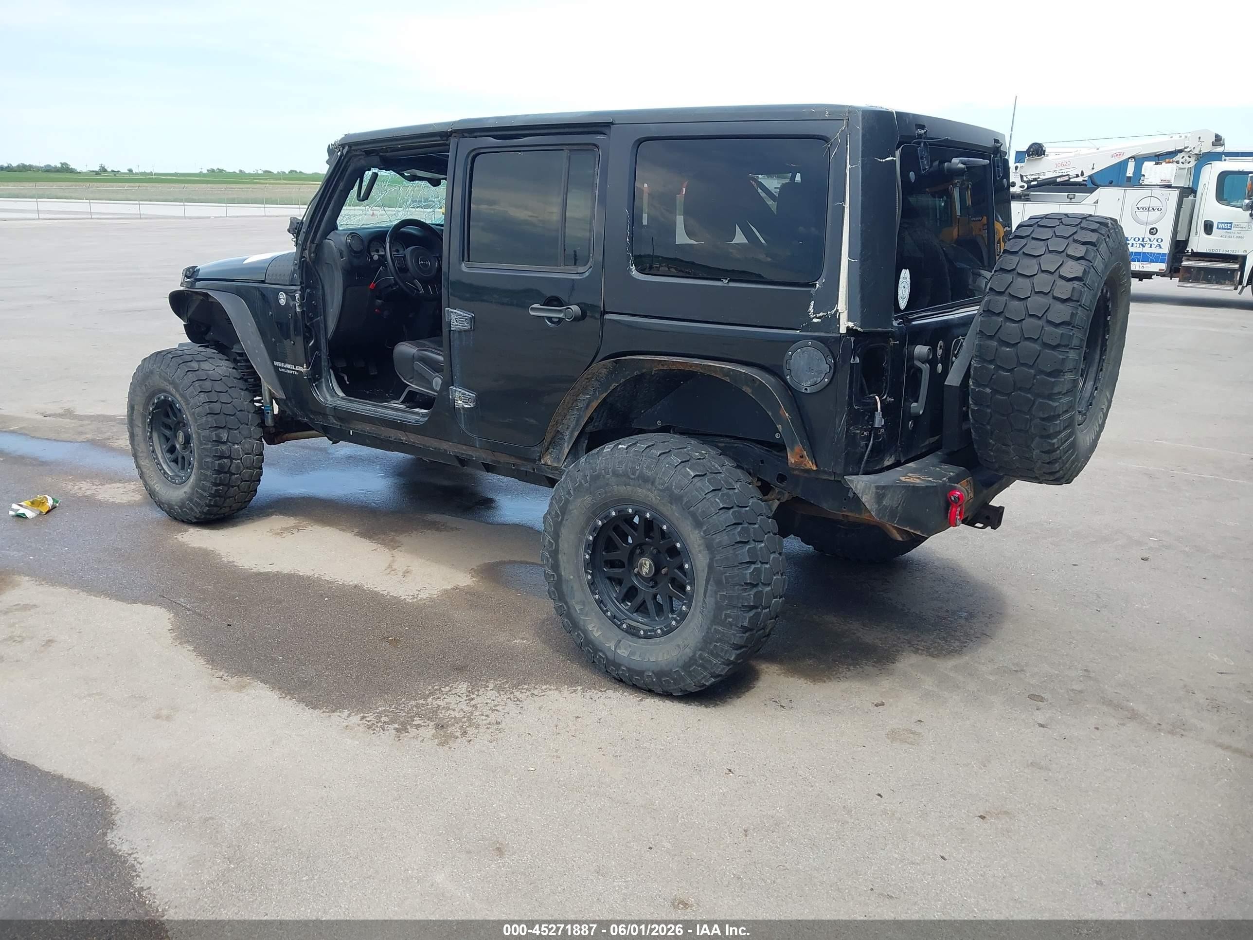 2012 Jeep Wrangler Unlimited Sahara Black vin: 1C4BJWEG8CL264746