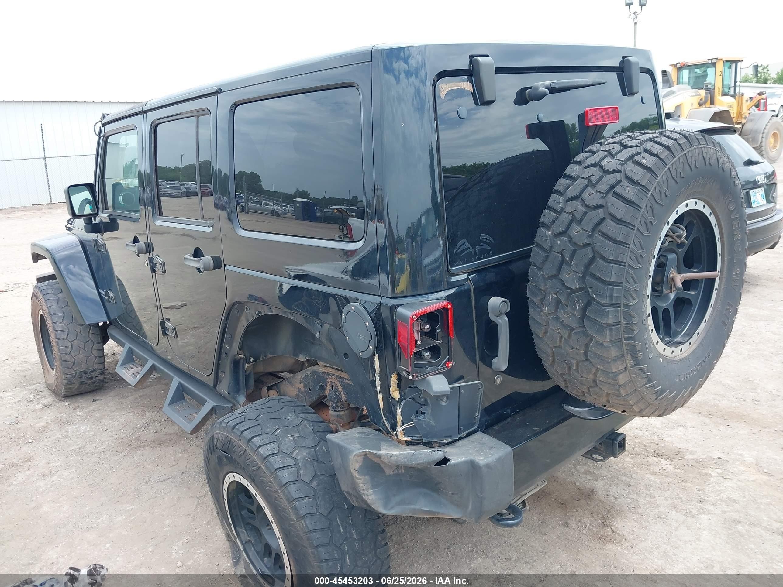 2012 Jeep Wrangler Unlimited Sahara Black vin: 1C4BJWEG8CL271387