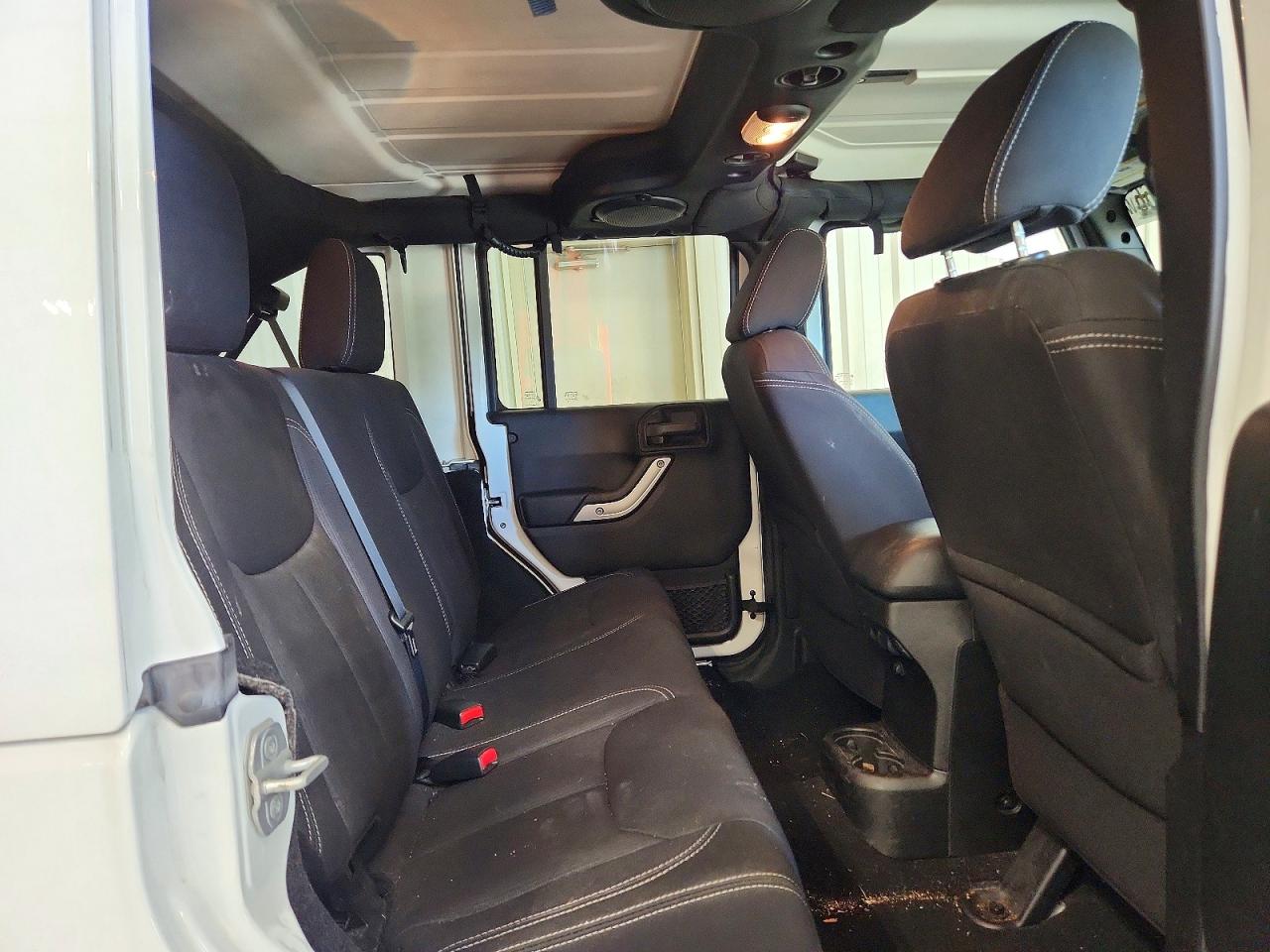 2013 Jeep Wrangler Unlimited Sahara Белый vin: 1C4BJWEG8DL545916
