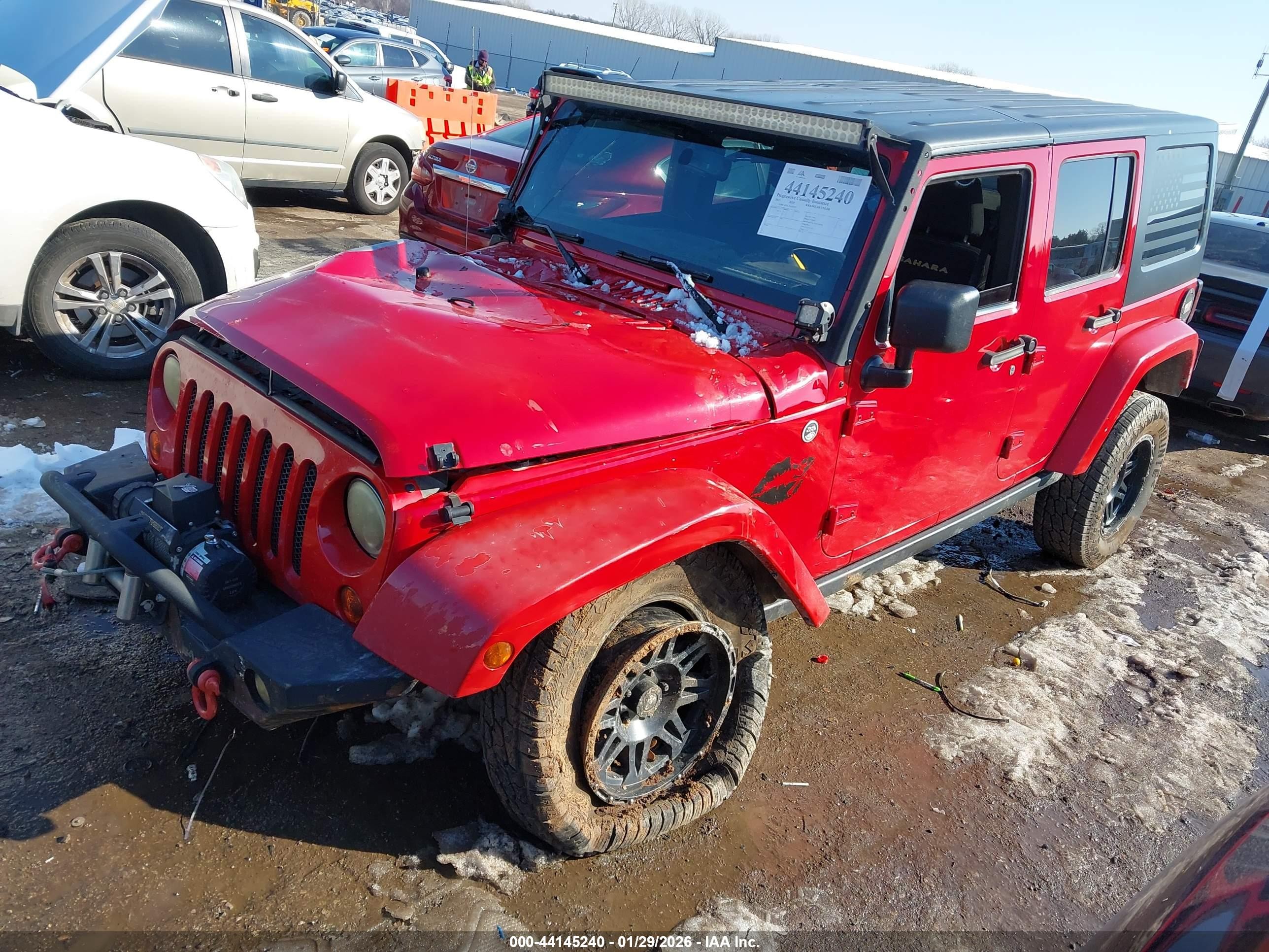 2013 Jeep Wrangler Unlimited Sahara Red vin: 1C4BJWEG8DL675372
